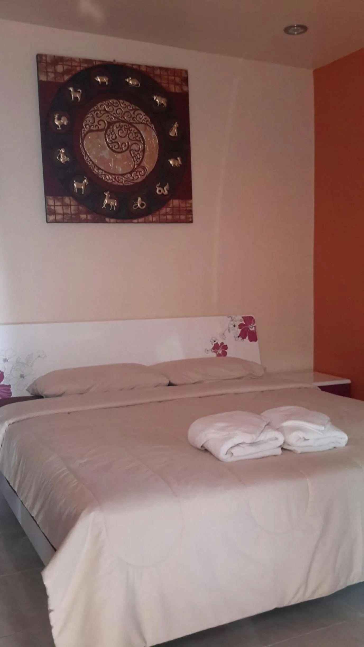 Bed in Donchai House Guest House& Cafe