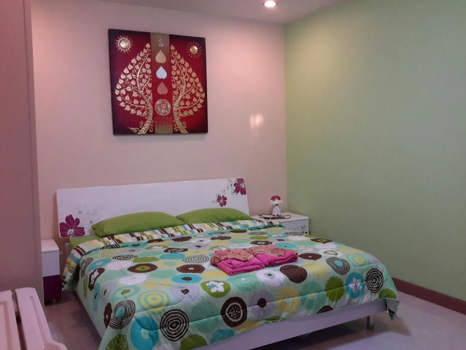 Bed in Donchai House Guest House& Cafe