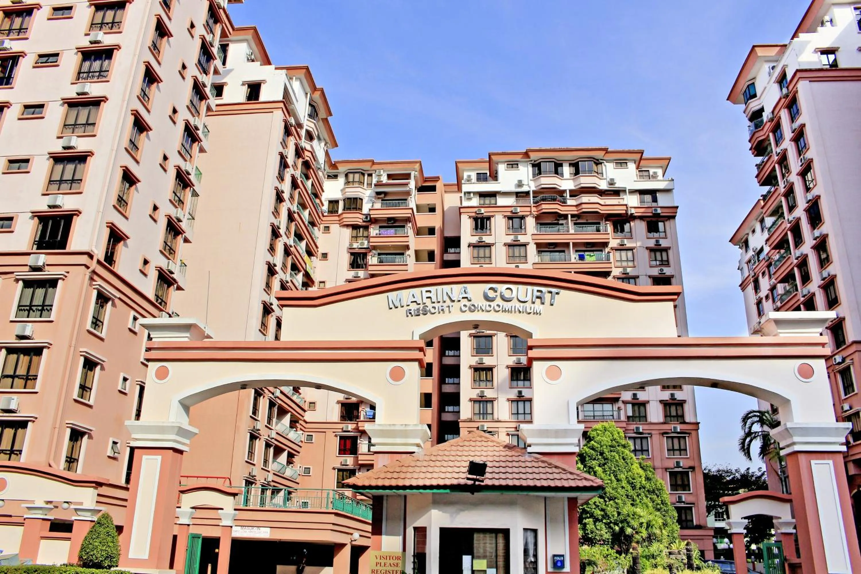 Property building in KK Vacation Apartments-Marina Court - STAY AND GET CASH REBATE