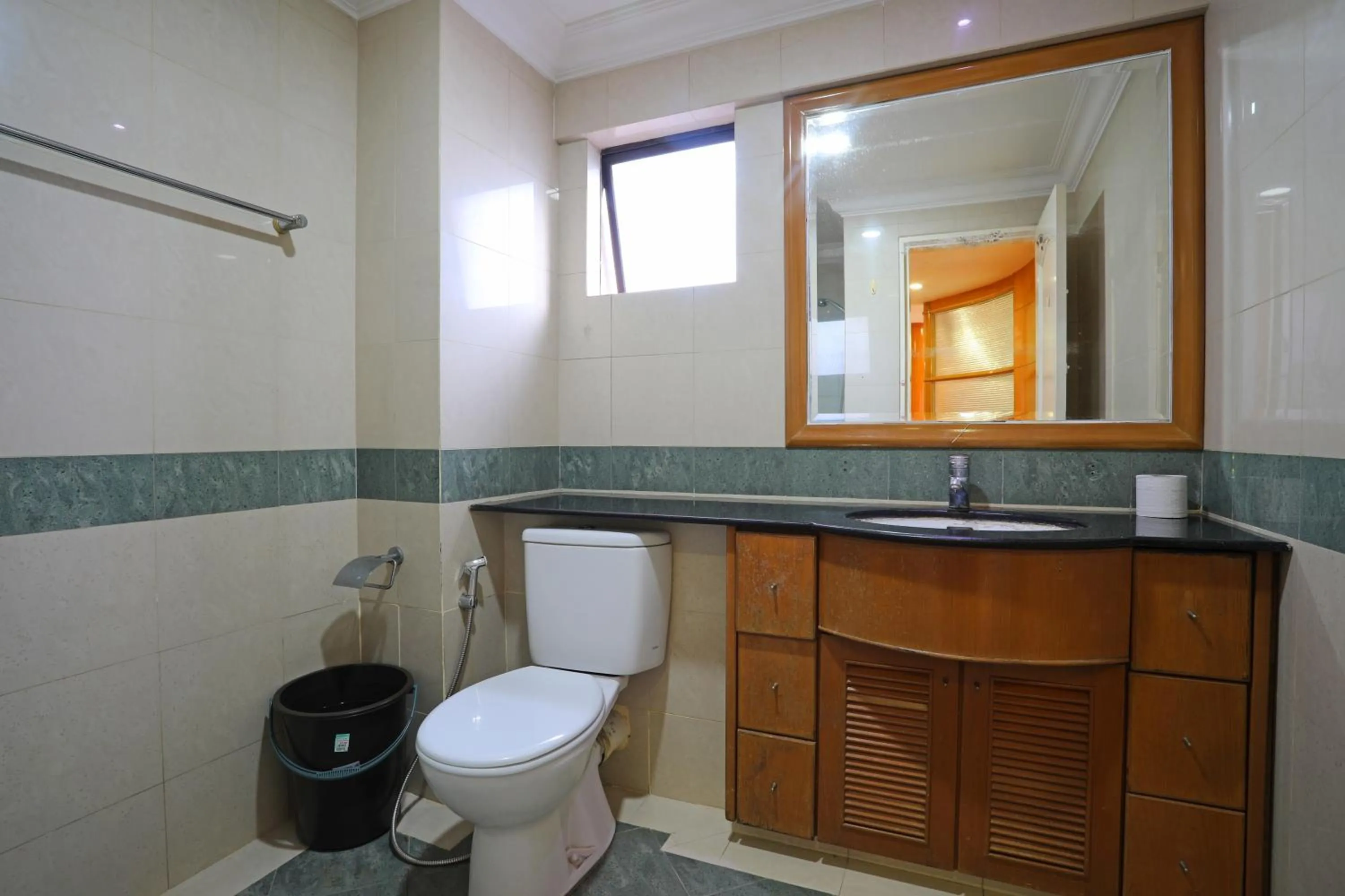 Shower in KK Vacation Apartments-Marina Court - STAY AND GET CASH REBATE