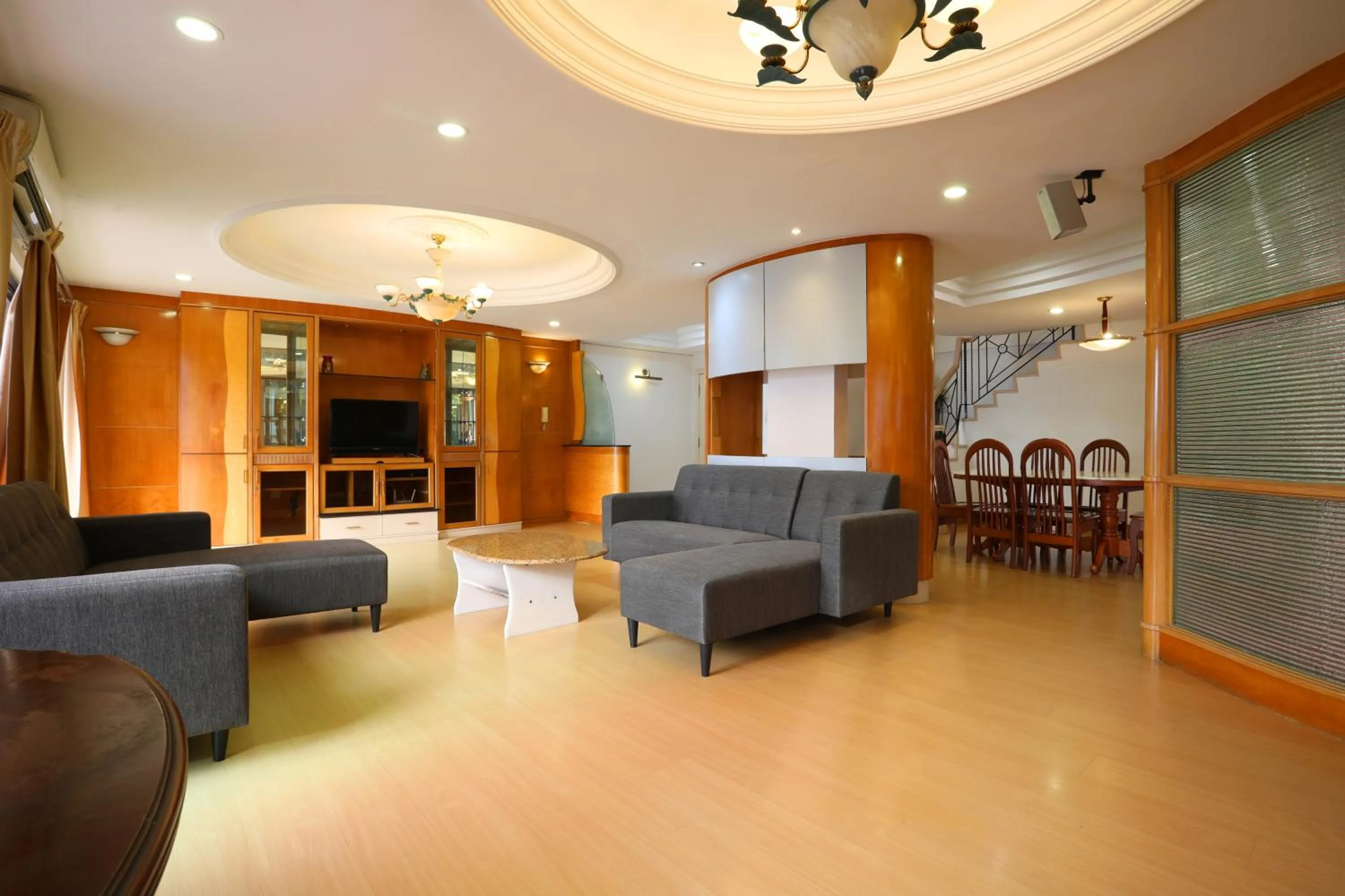 Living room in KK Vacation Apartments-Marina Court - STAY AND GET CASH REBATE