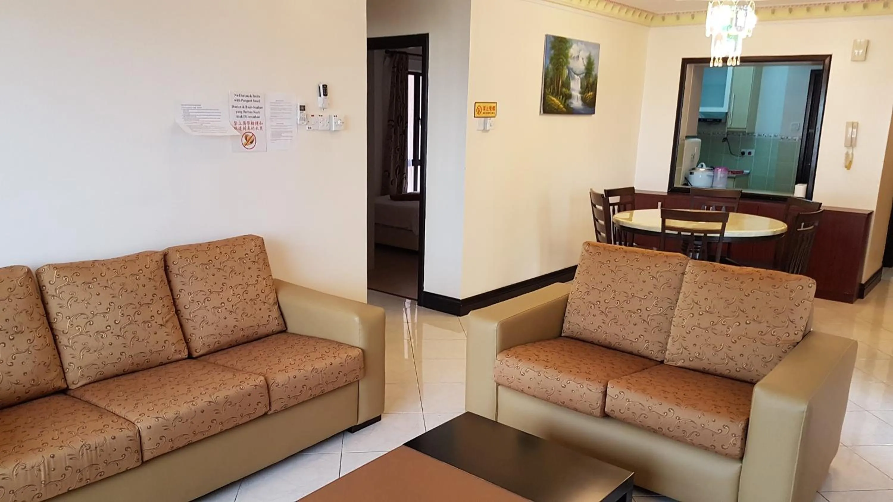 Living room in KK Vacation Apartments-Marina Court - STAY AND GET CASH REBATE