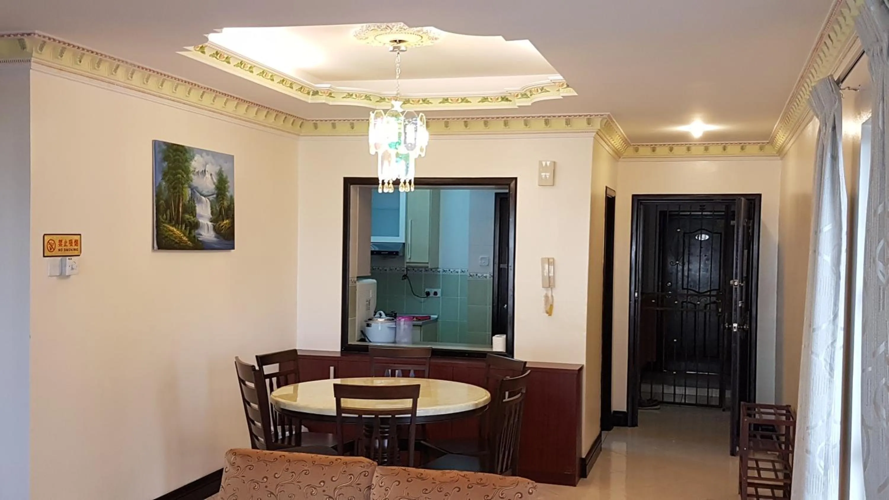 Living room in KK Vacation Apartments-Marina Court - STAY AND GET CASH REBATE