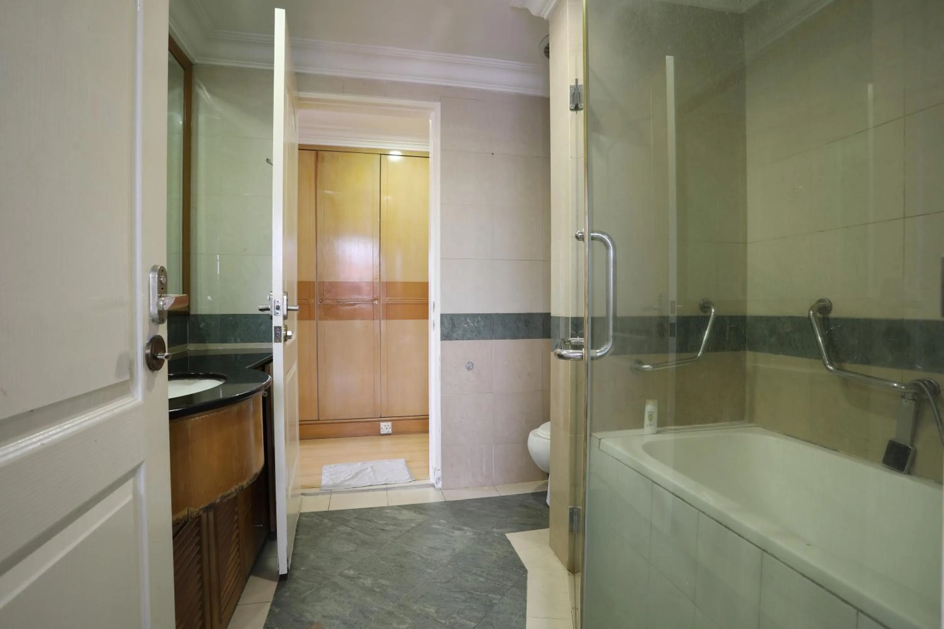 Bathroom in KK Vacation Apartments-Marina Court - STAY AND GET CASH REBATE