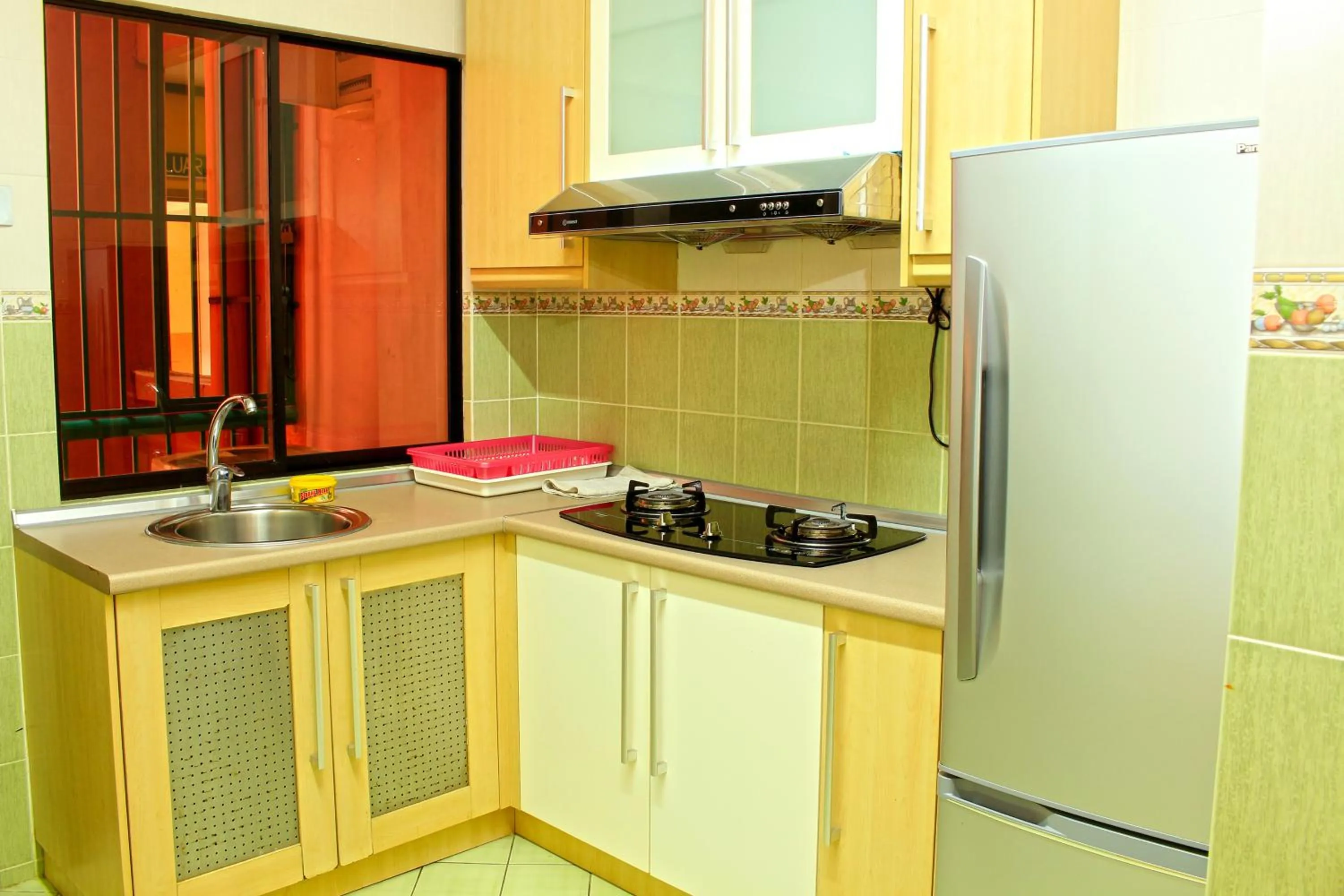 Kitchen or kitchenette in KK Vacation Apartments-Marina Court - STAY AND GET CASH REBATE