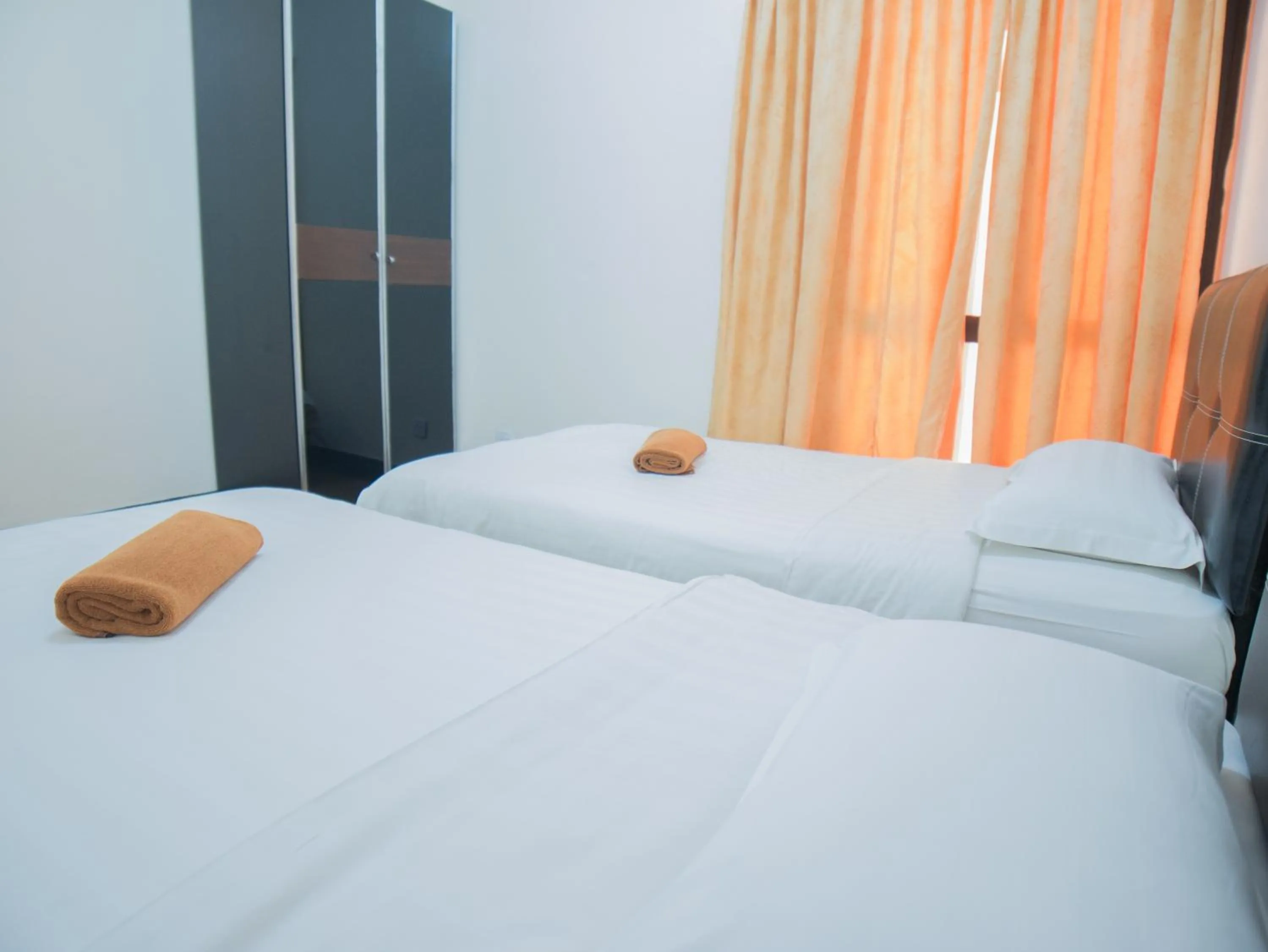 Bed in KK Vacation Apartments-Marina Court - STAY AND GET CASH REBATE