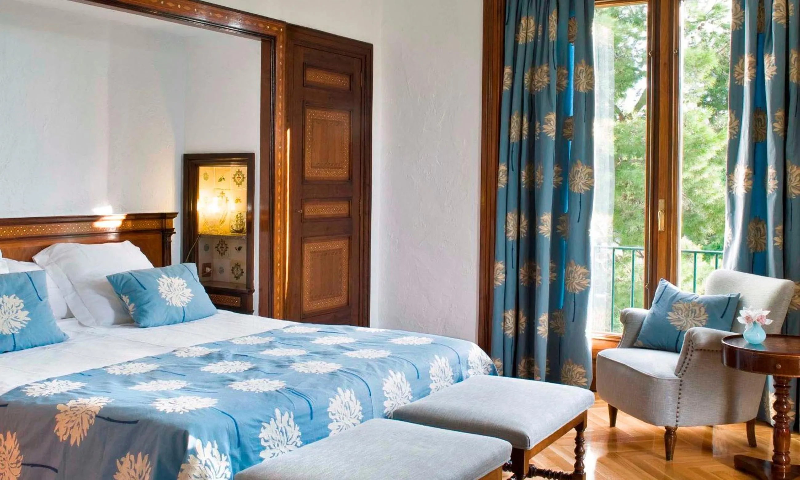 Bed in Hostal de la Gavina GL - The Leading Hotels of the World