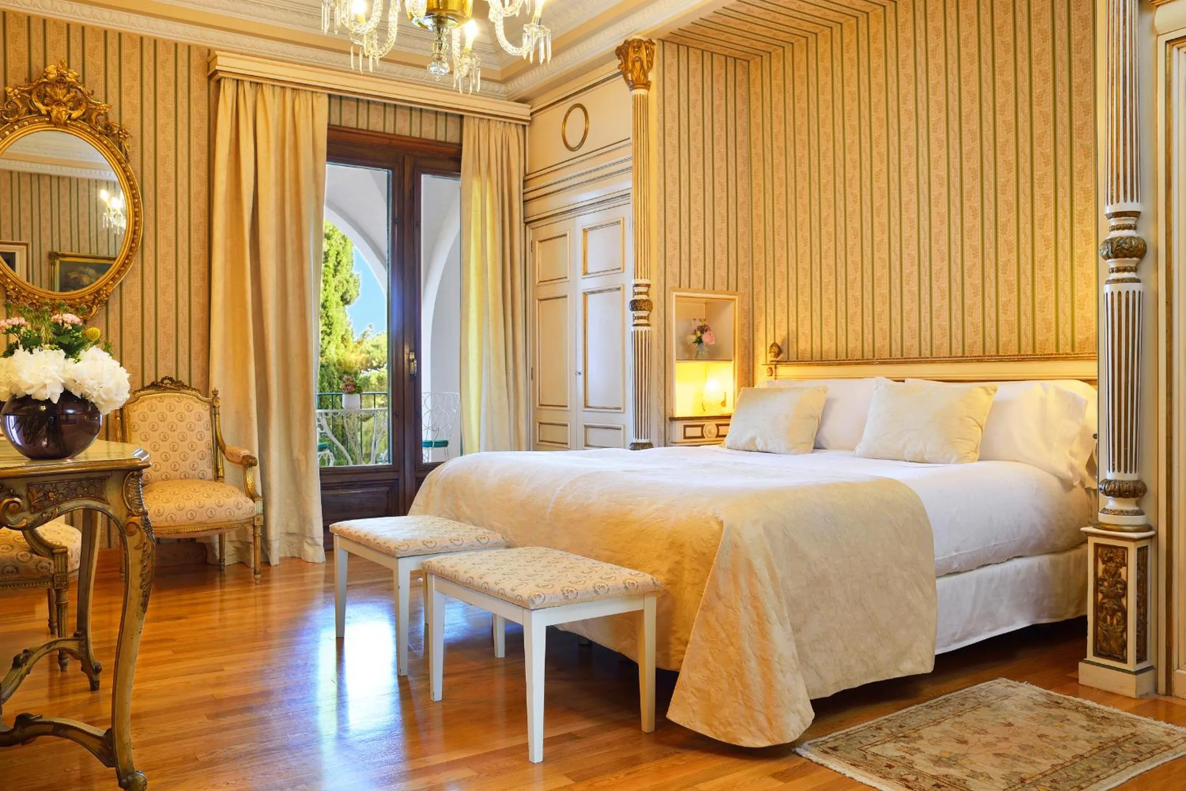 Bed in Hostal de la Gavina GL - The Leading Hotels of the World