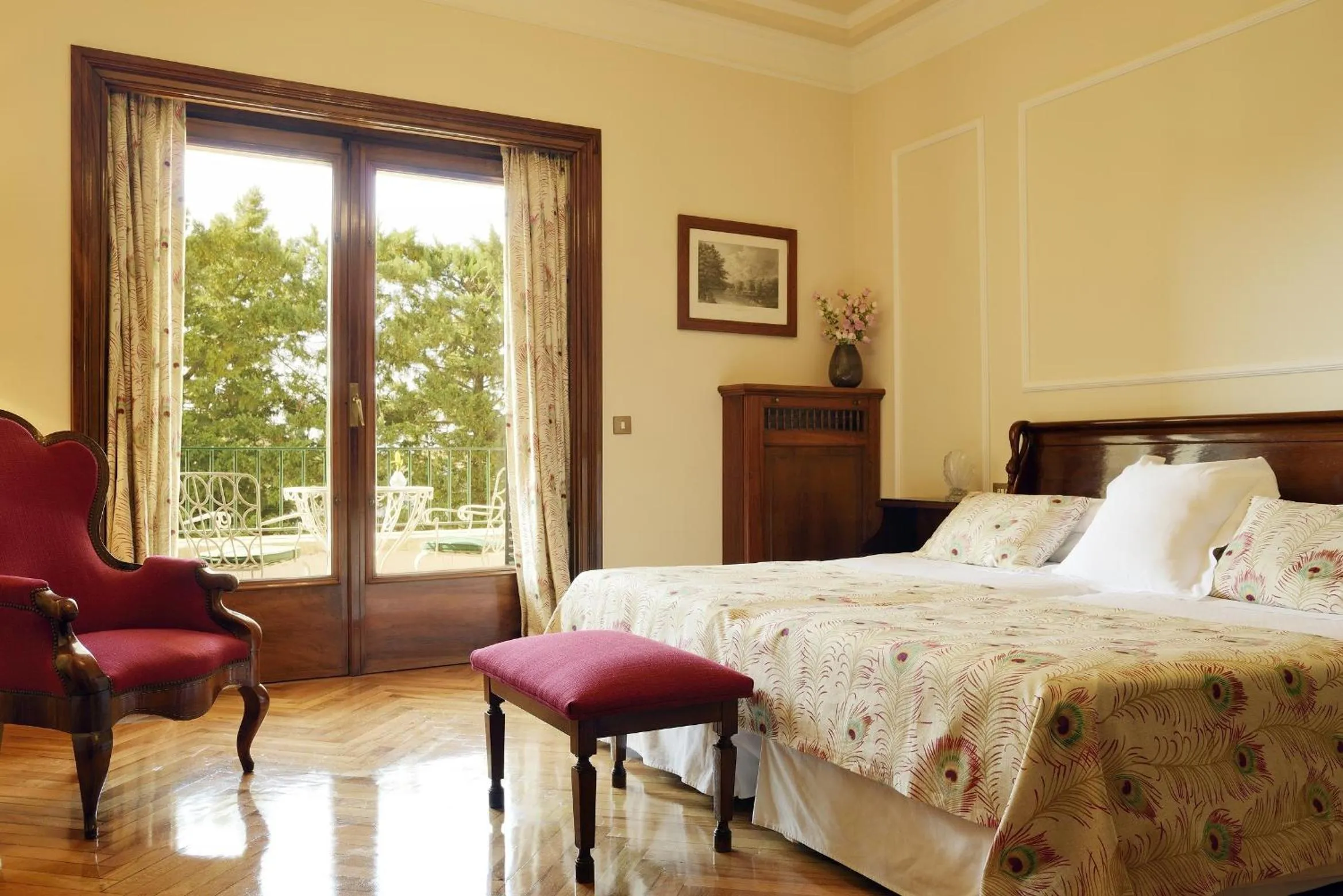 Bed in Hostal de la Gavina GL - The Leading Hotels of the World