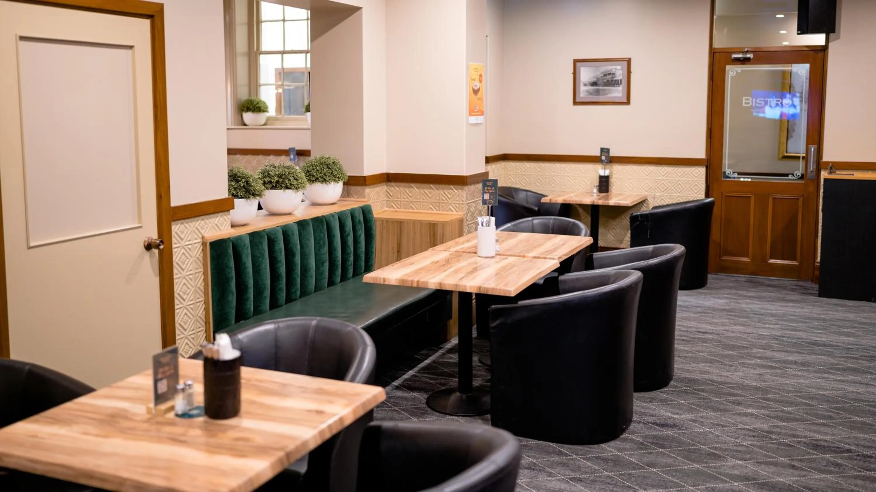 Lounge or bar in Victoria Hotel Strathalbyn