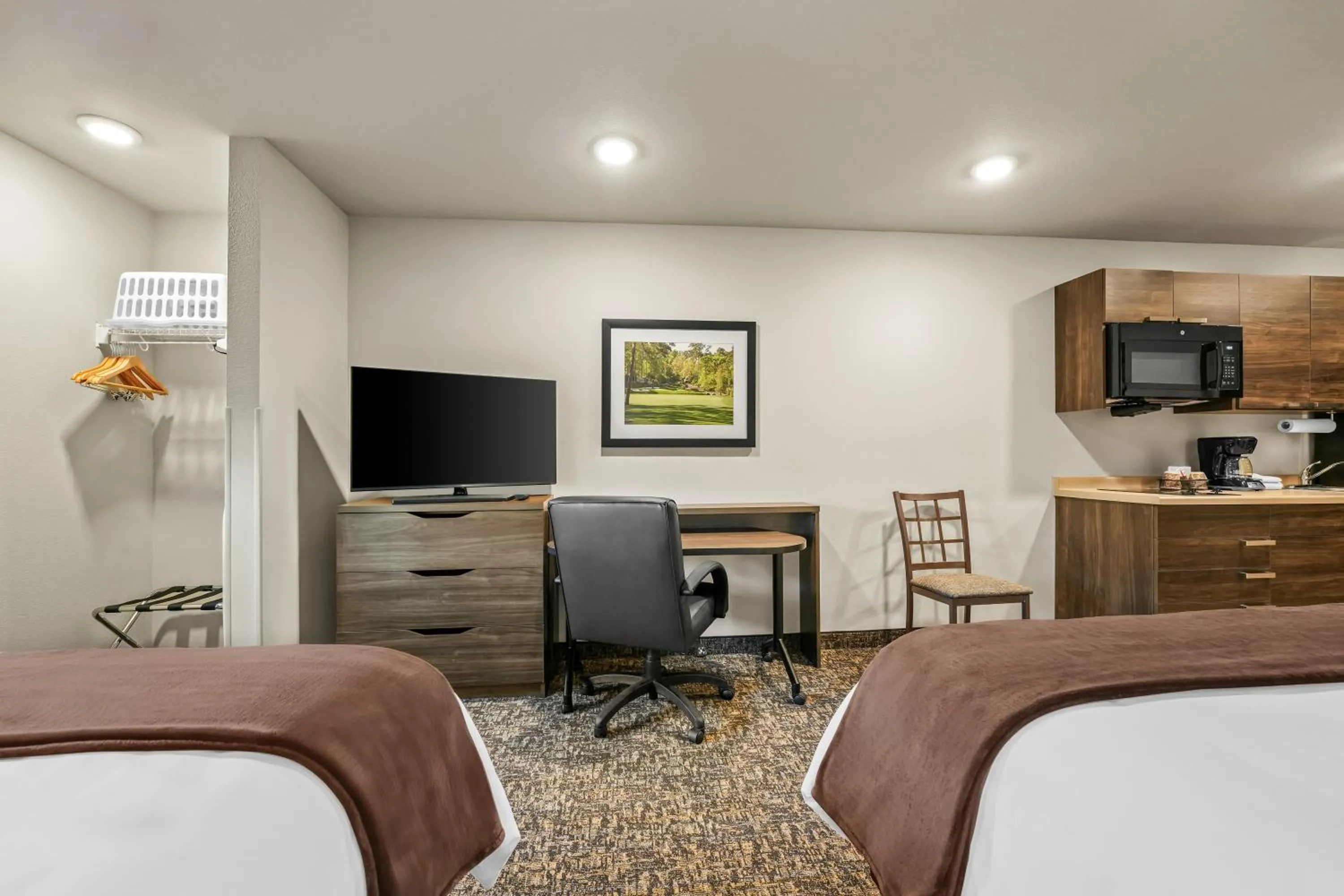 Bedroom, Bed in My Place Hotel-Redding, CA