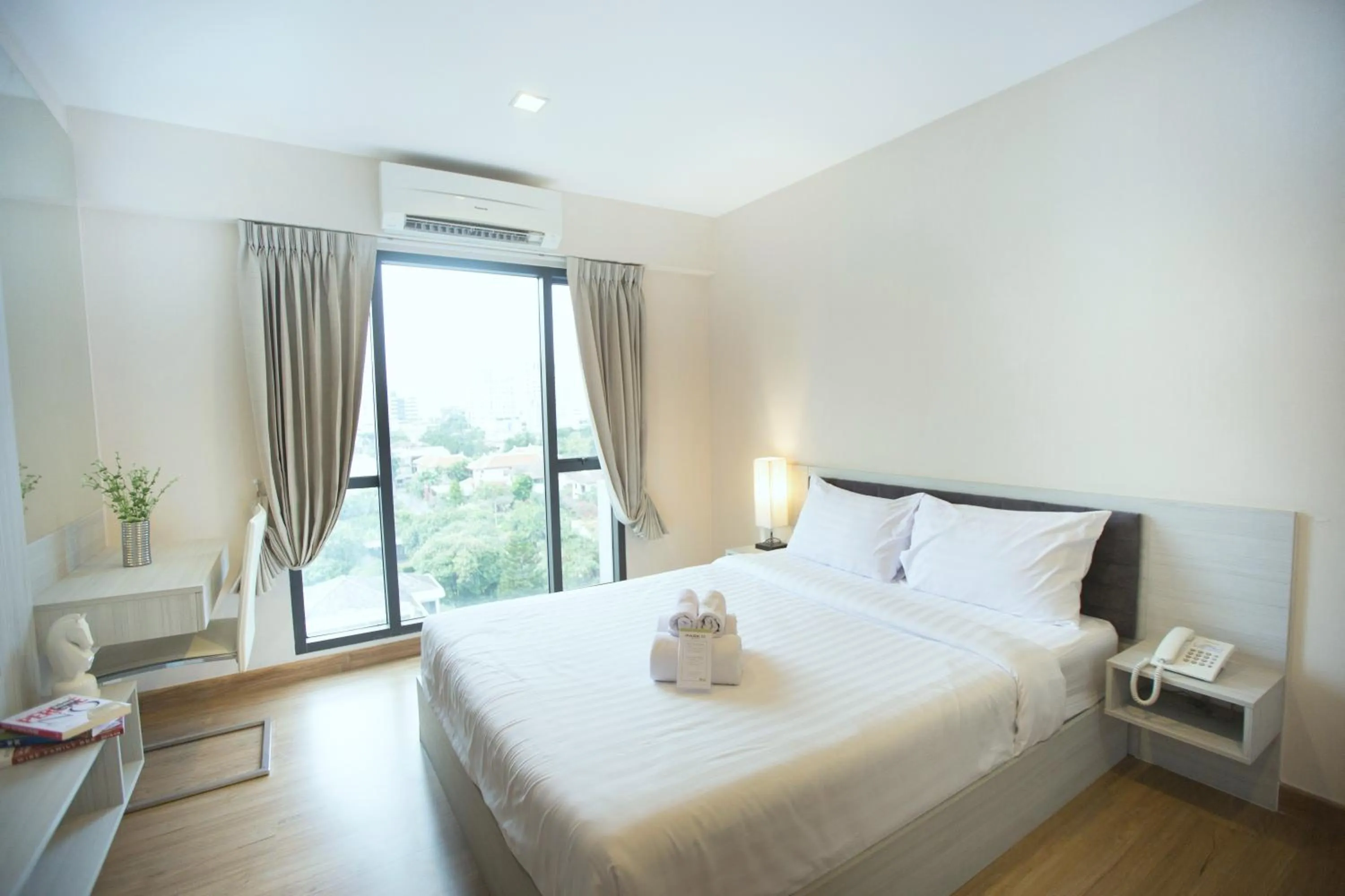 Bedroom, Bed in Park 19 Hotel