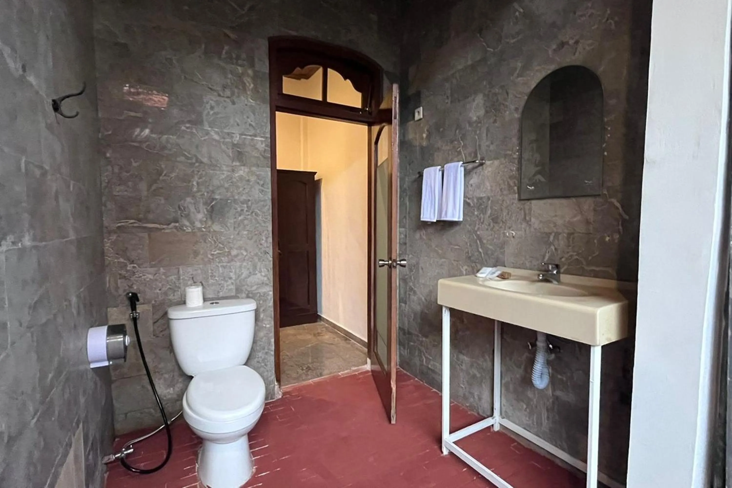 Shower in The Saharah Mirage Bali