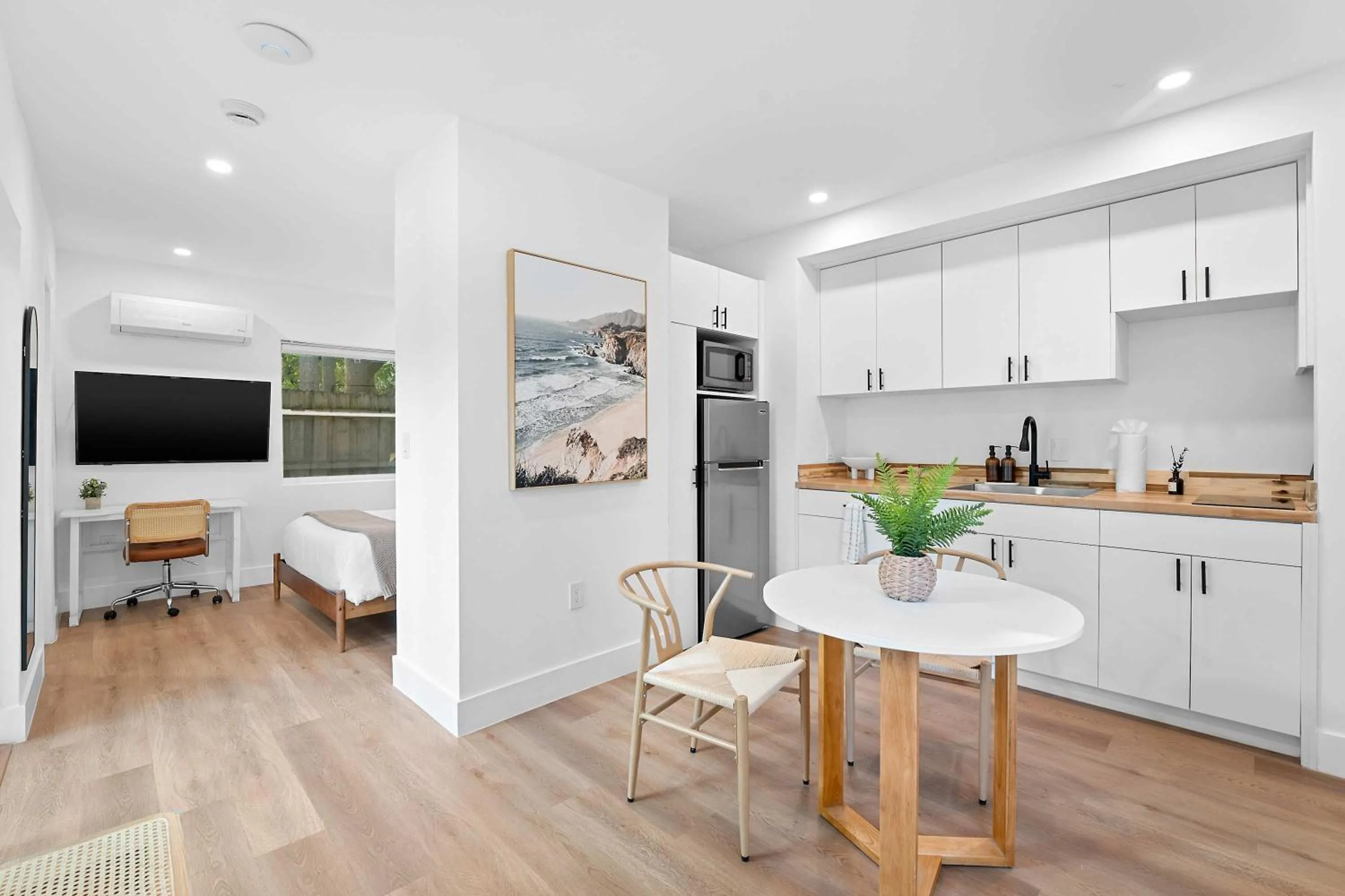 921 Apartment 4