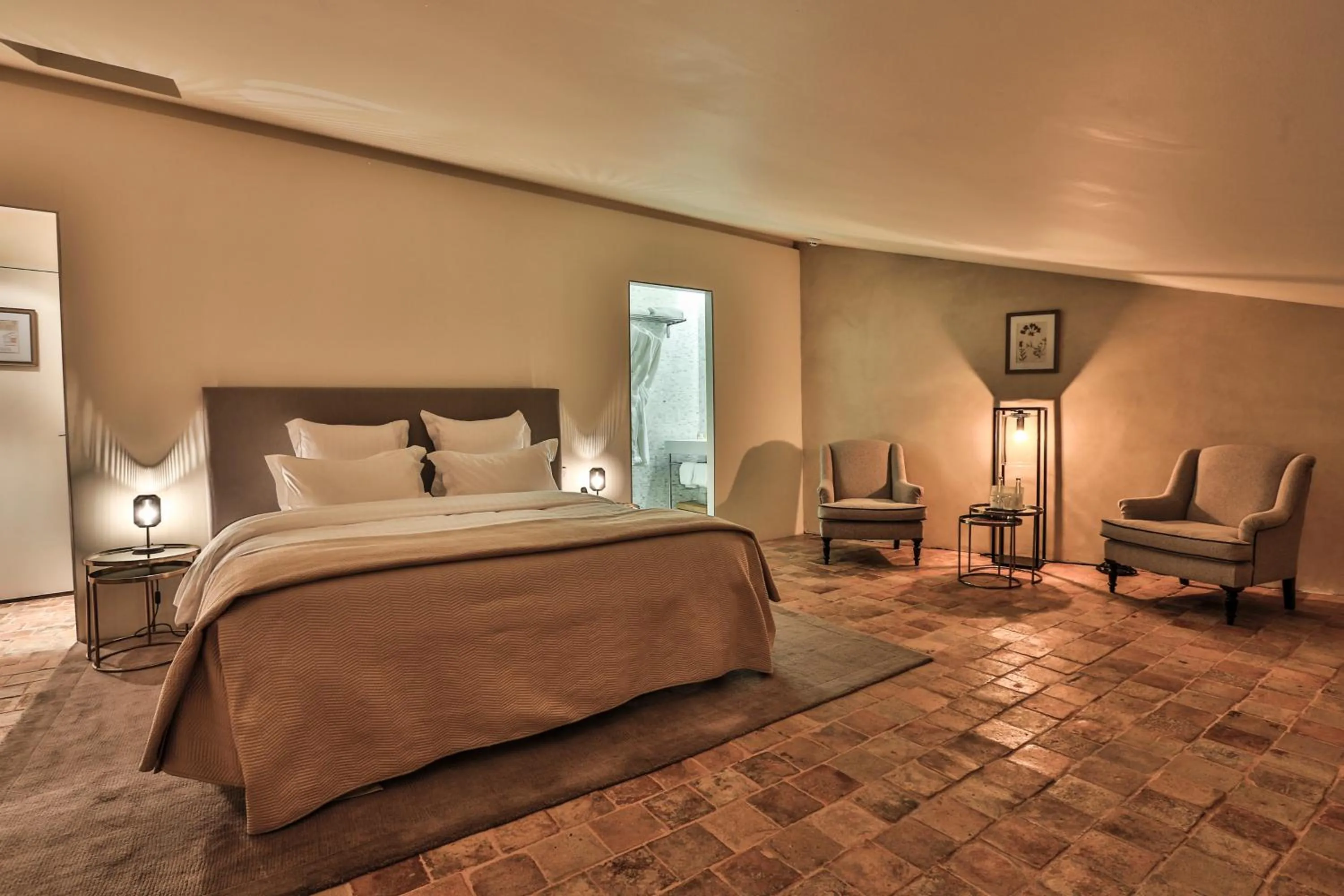 Photo of the whole room, Bed in Hôtel de la Villeon