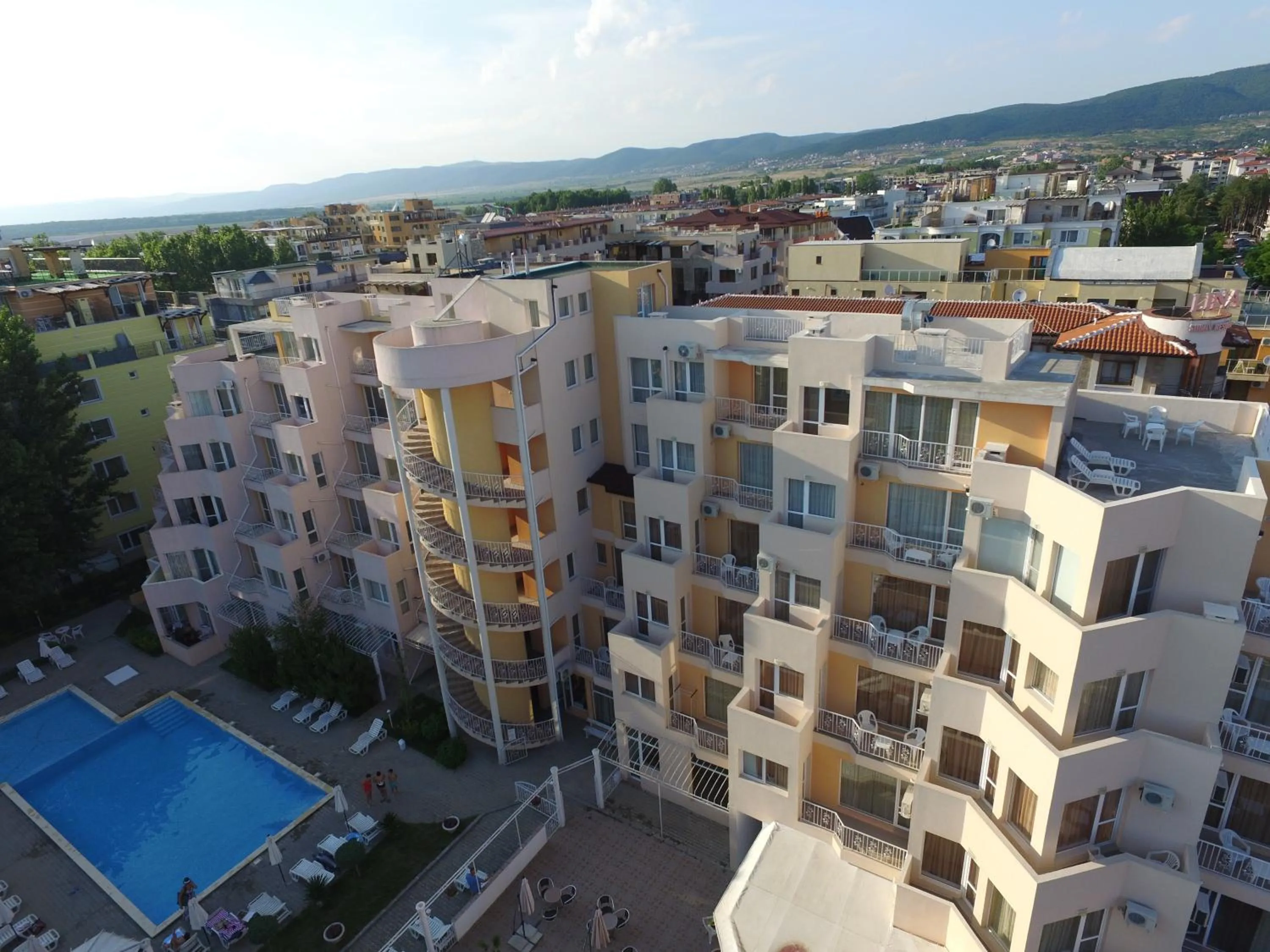 Bird's eye view in Vanilla Garden Apartments