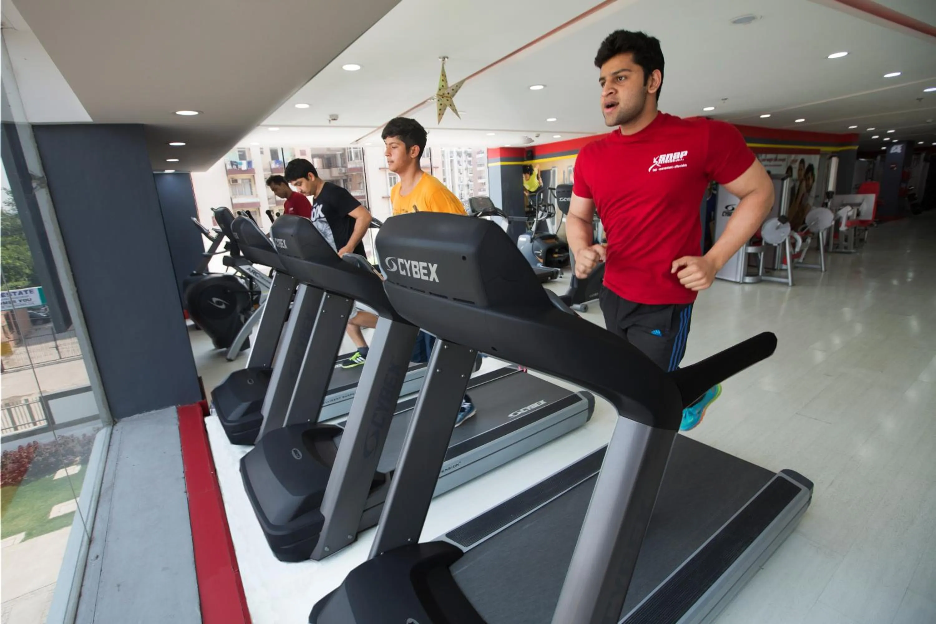 Fitness centre/facilities in Golden Tulip Vasundhara