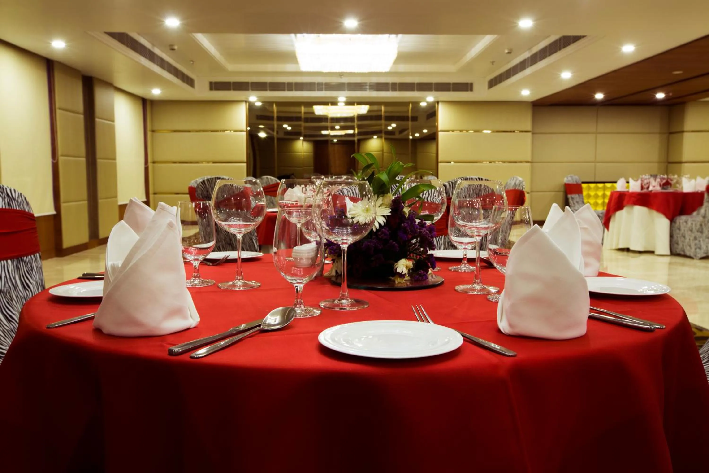 Banquet/Function facilities in Golden Tulip Vasundhara