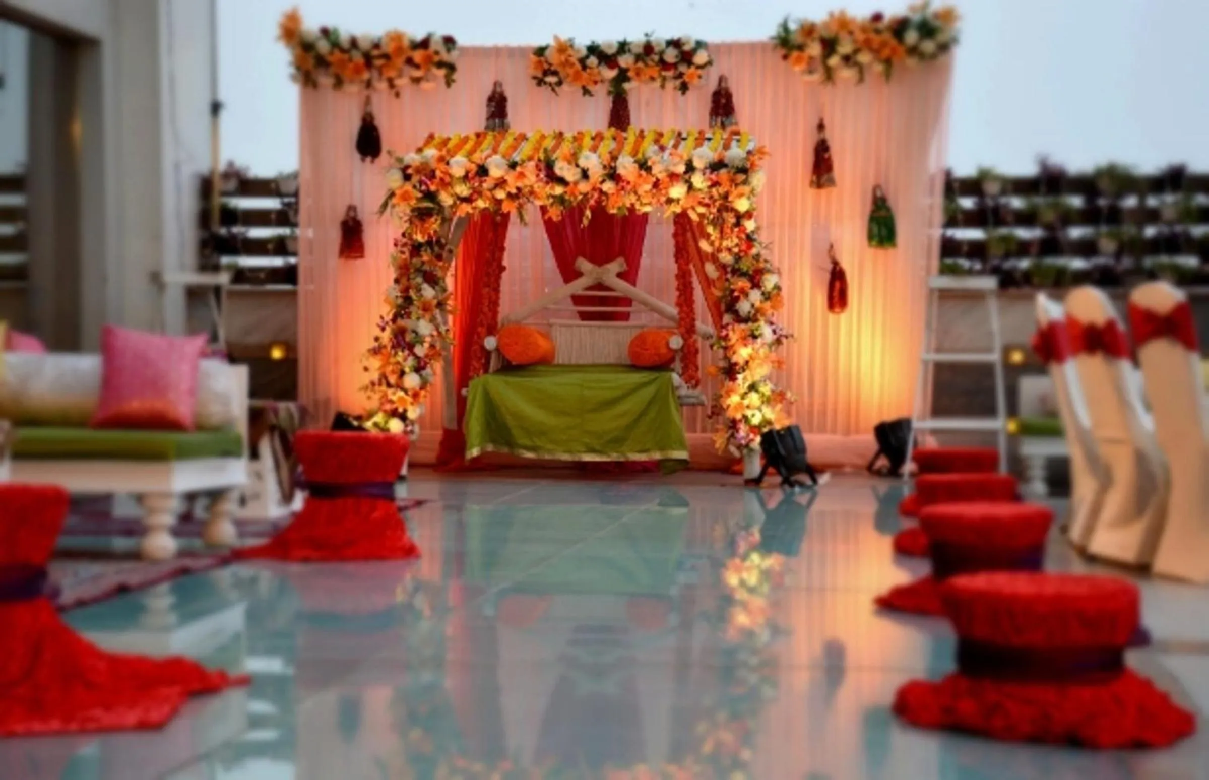 Banquet/Function facilities in Golden Tulip Vasundhara