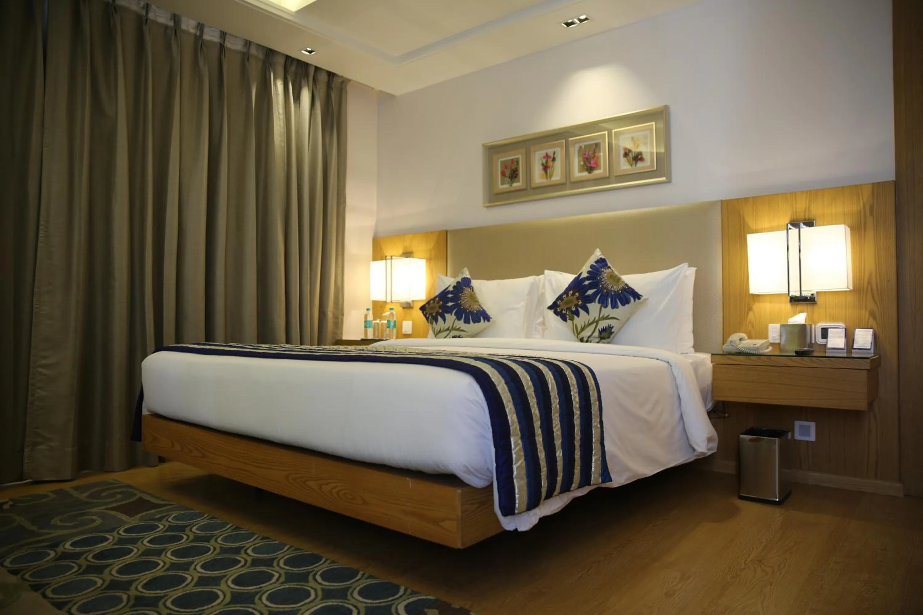 Bed in Golden Tulip Vasundhara