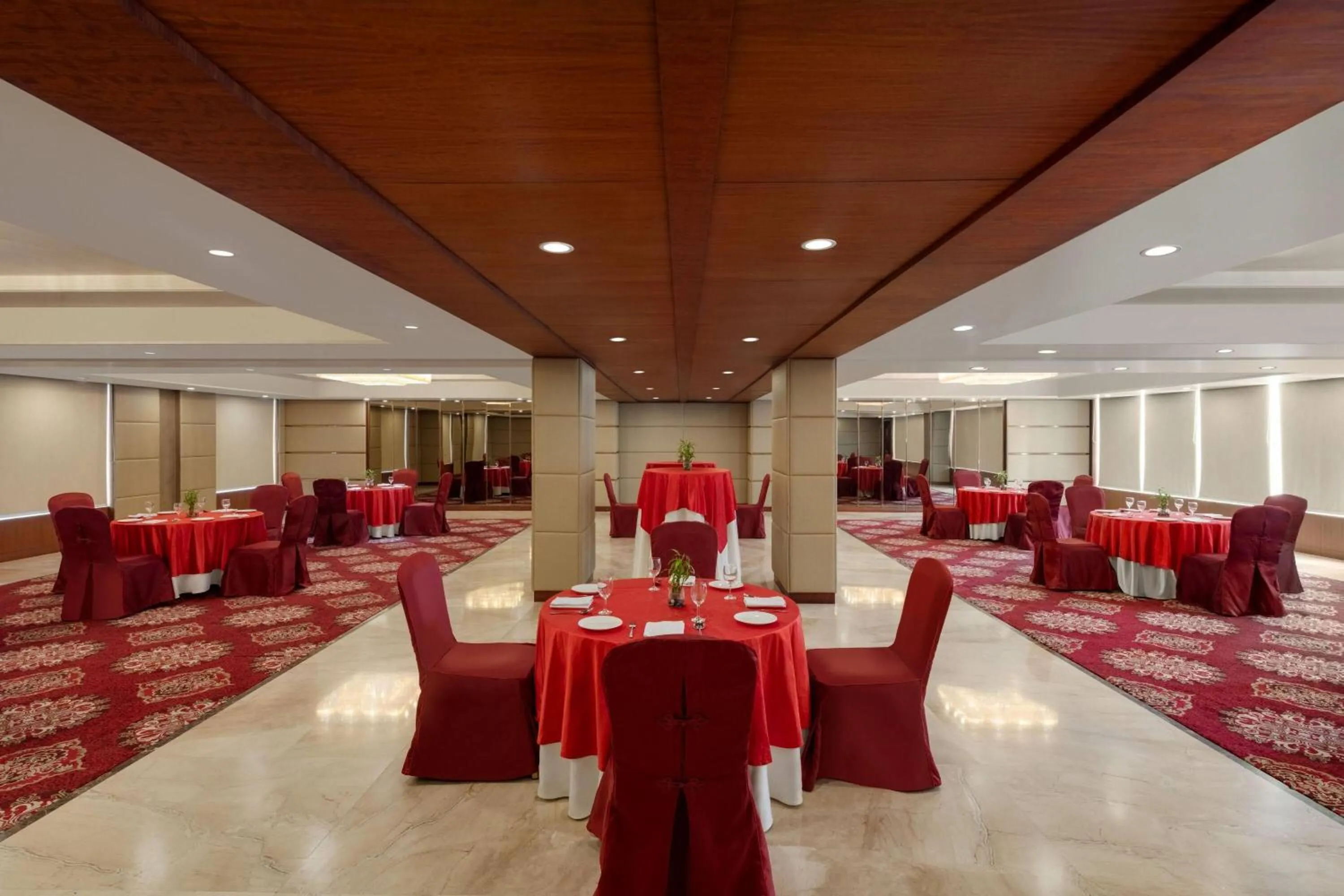 Meeting/conference room in Ramada by Wyndham Ghaziabad Vasundhara