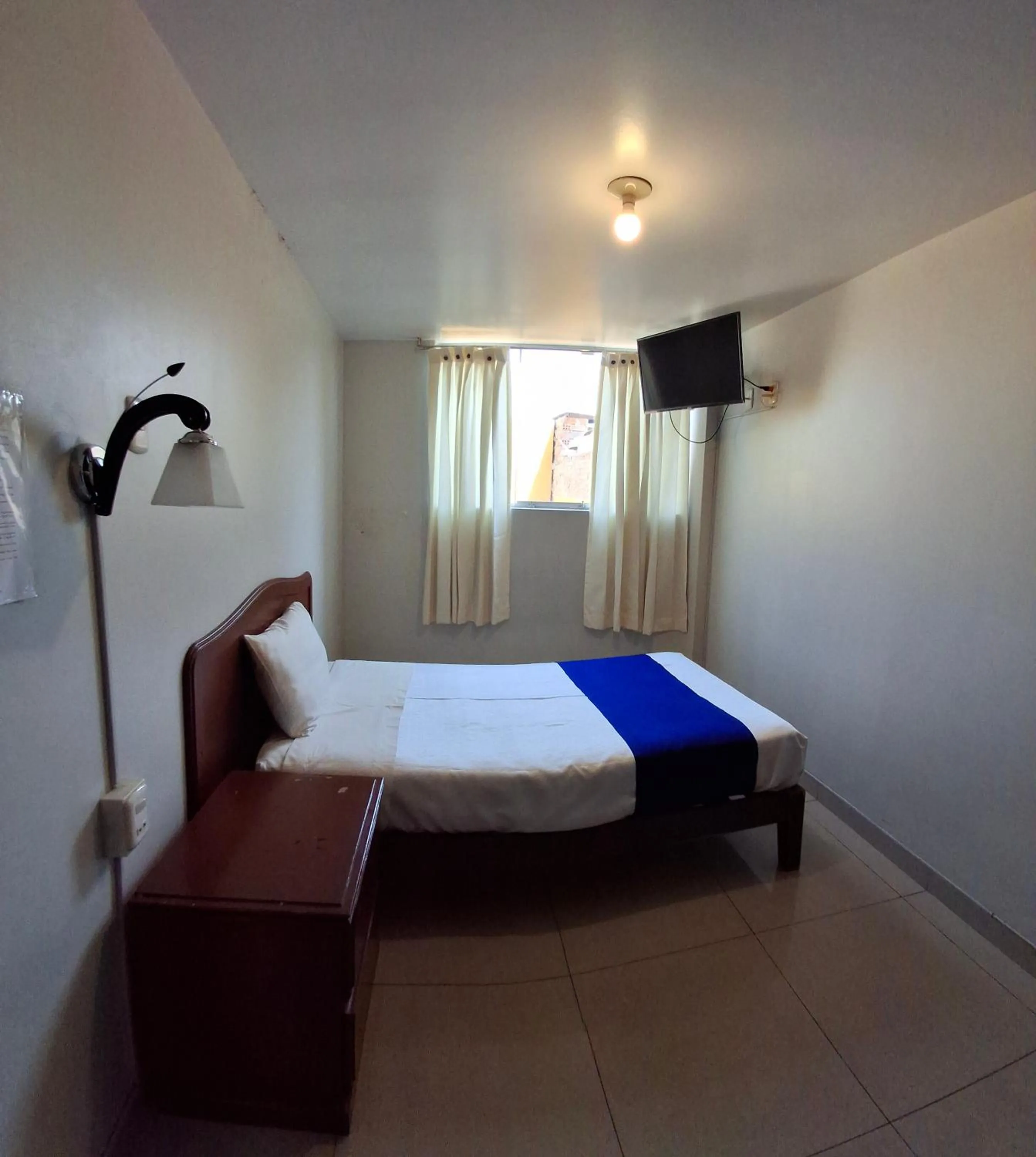 Photo of the whole room, Bed in Hotel Sideral AQP