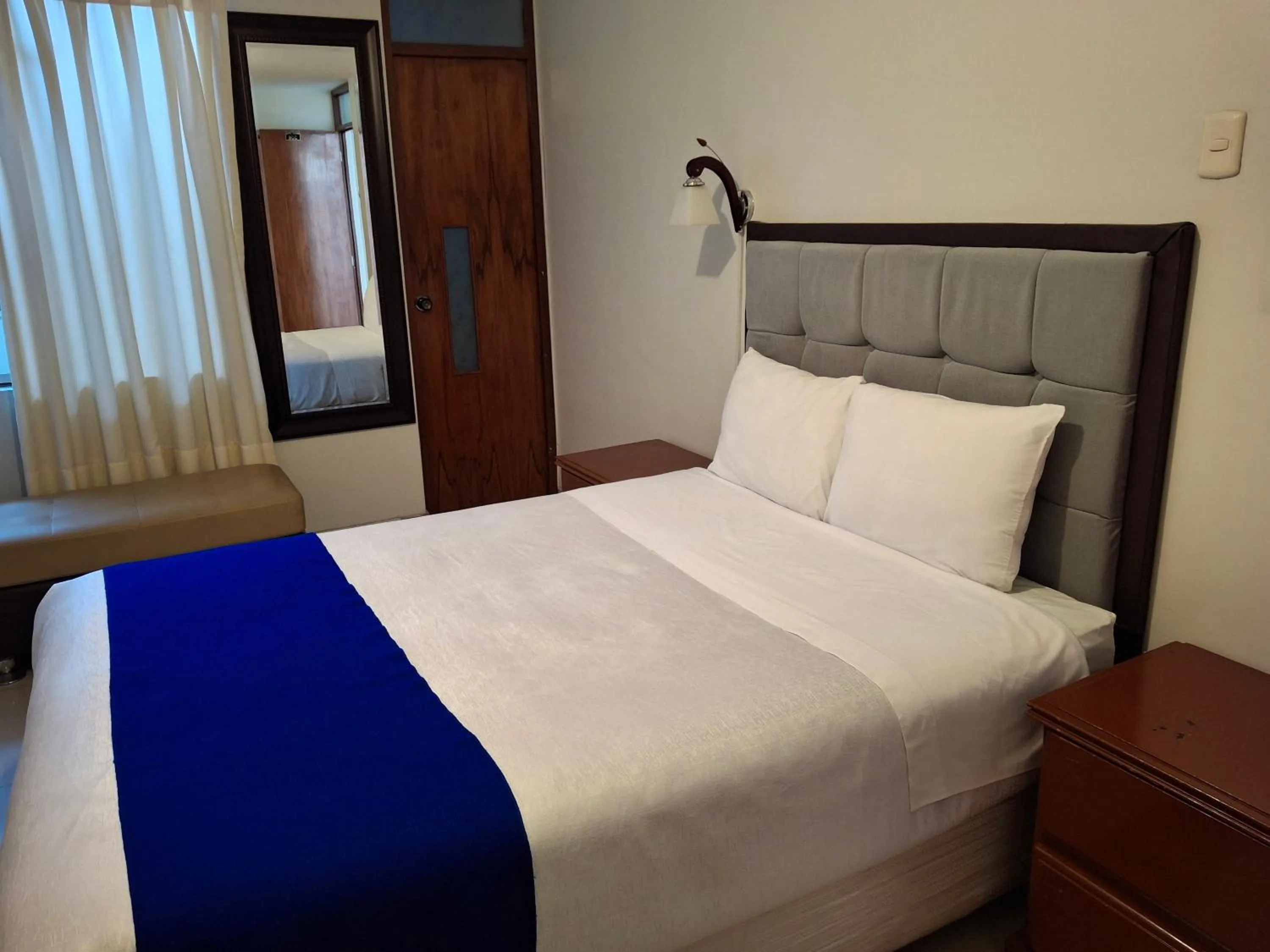 Photo of the whole room, Bed in Hotel Sideral AQP