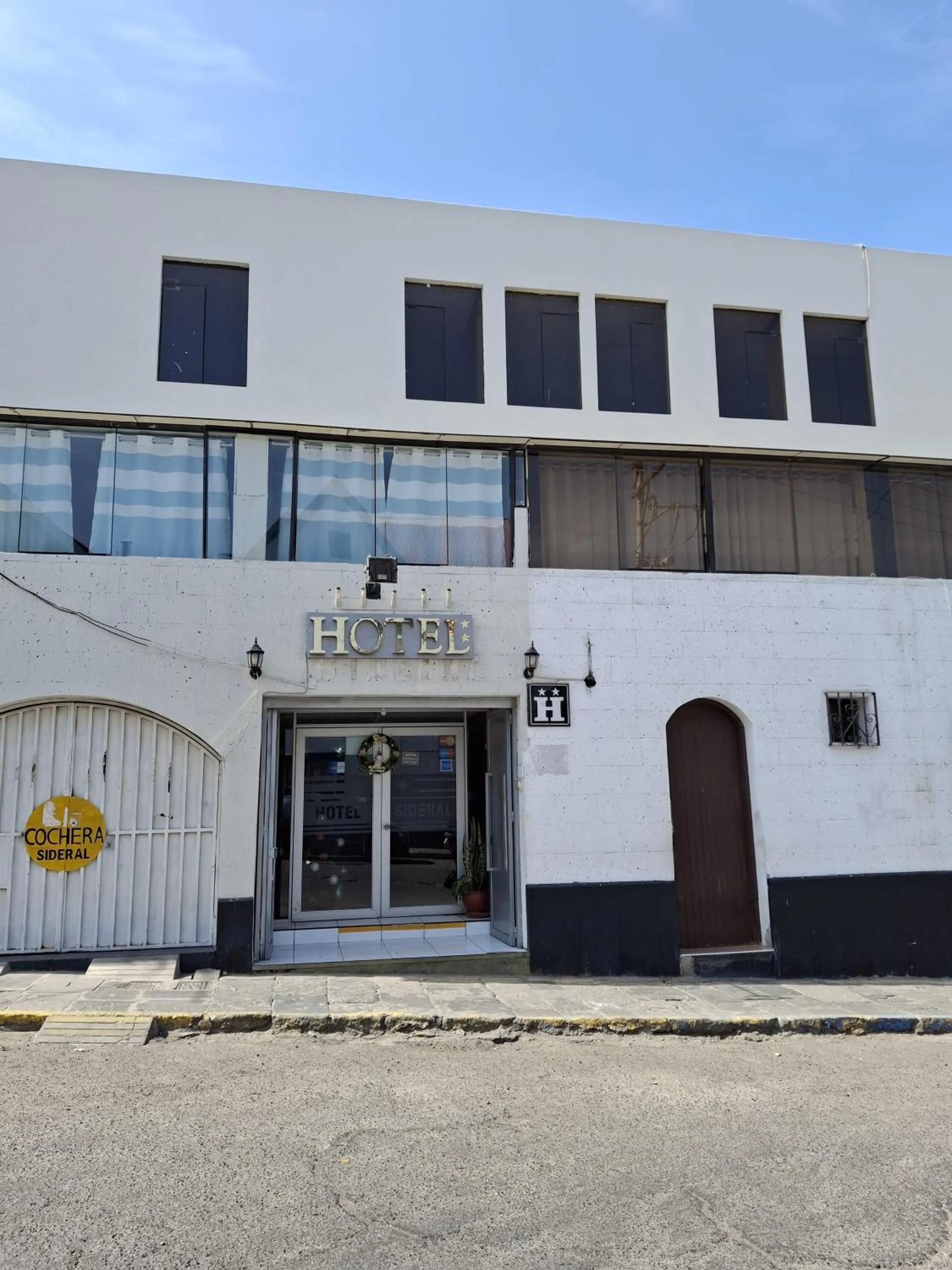 Property building in Hotel Sideral AQP