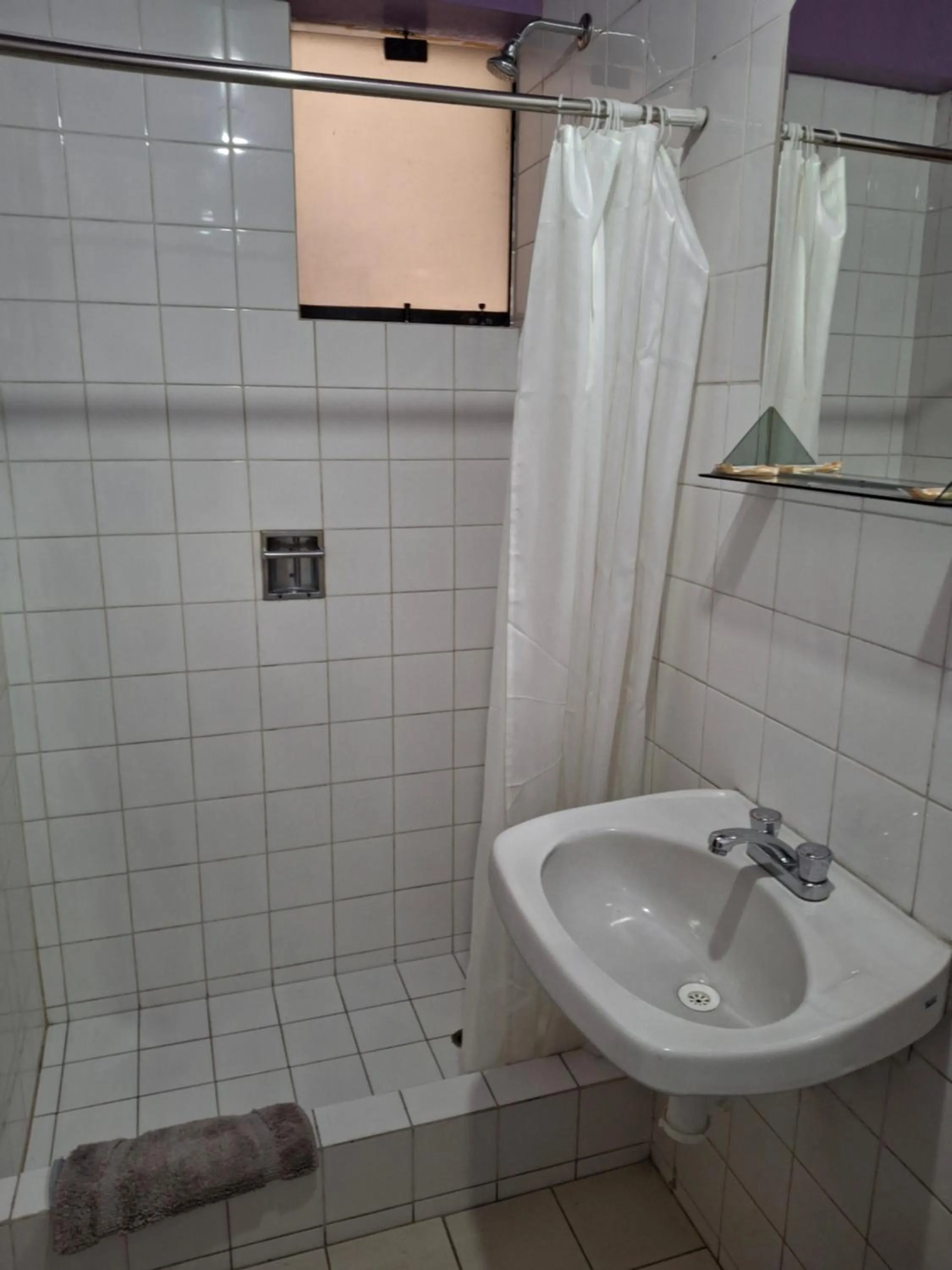 Bathroom in Hotel Sideral AQP