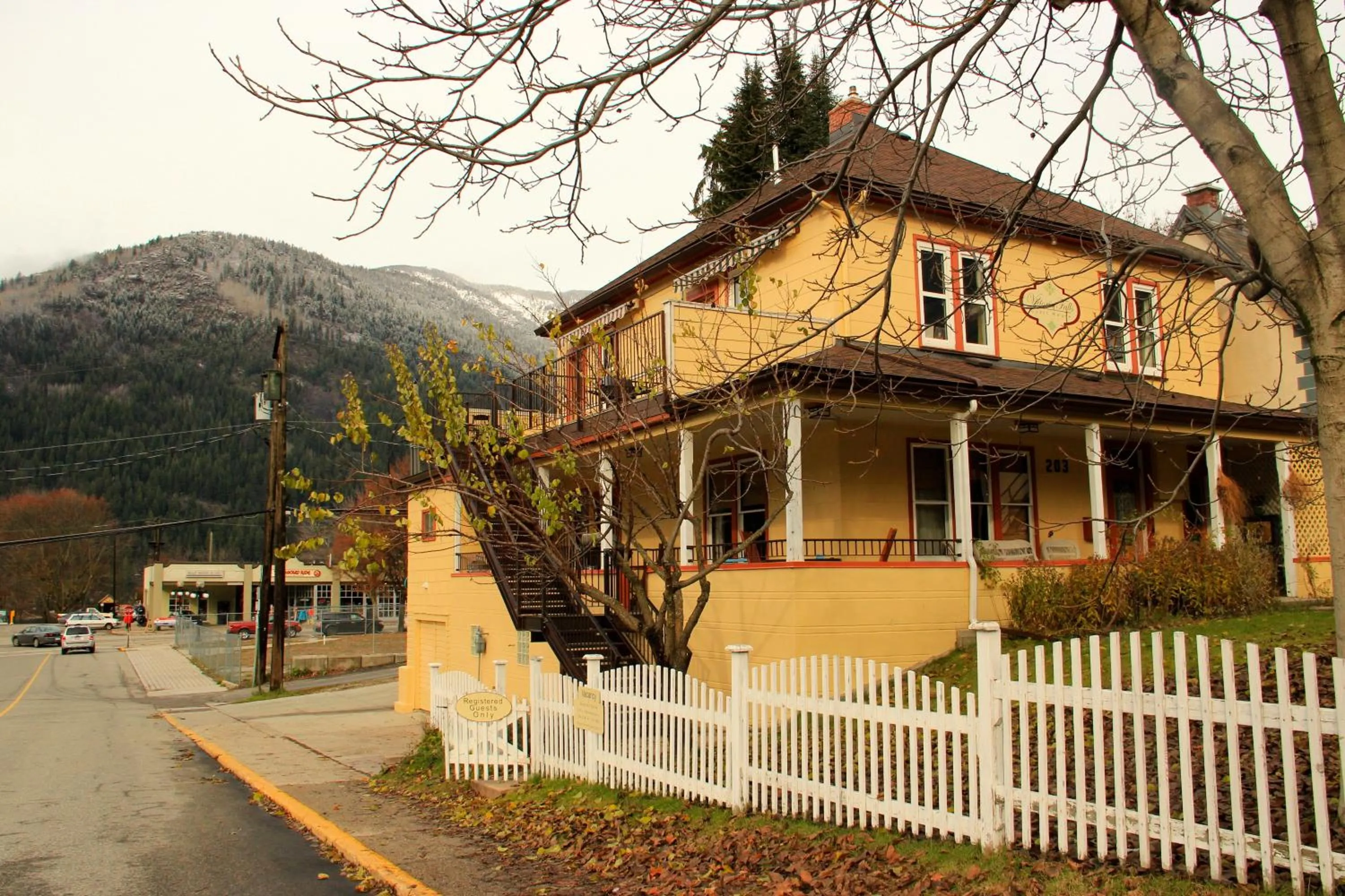 Property building in Victoria Falls House Inn