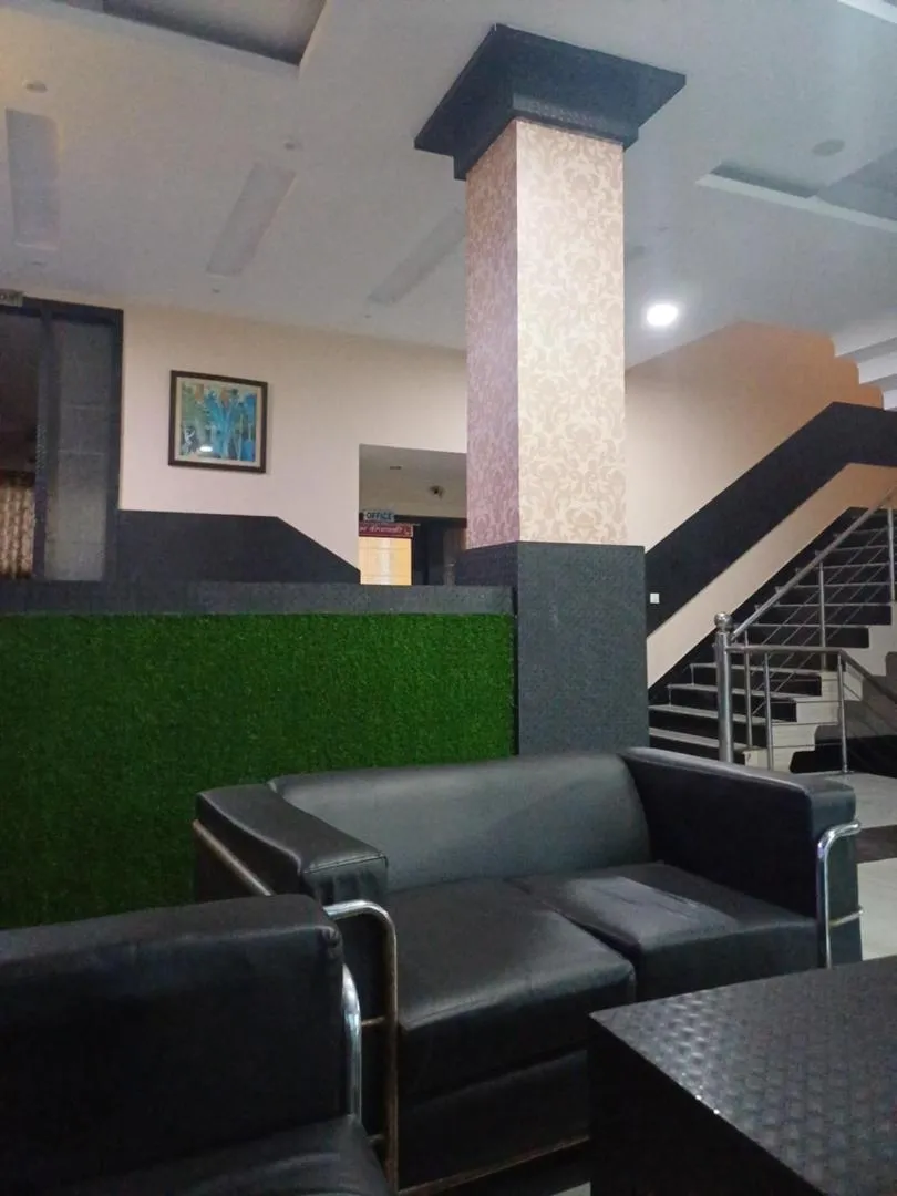 HoTEL CENTER POINT