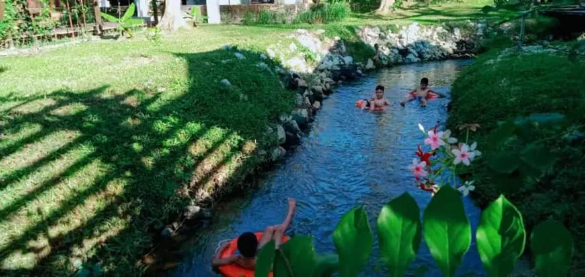 Day in Bagas Zakariah Orchard Lodge