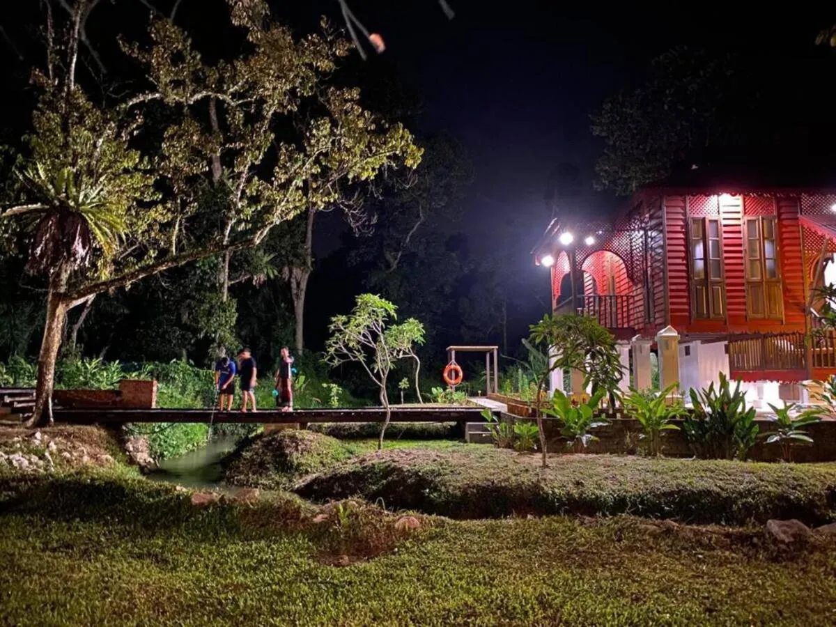 Property building in Bagas Zakariah Orchard Lodge