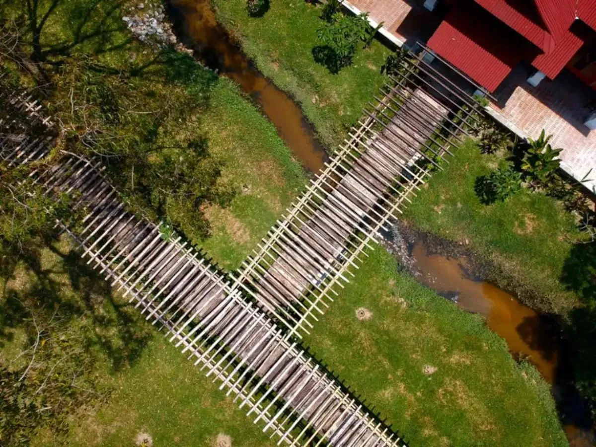 Day in Bagas Zakariah Orchard Lodge