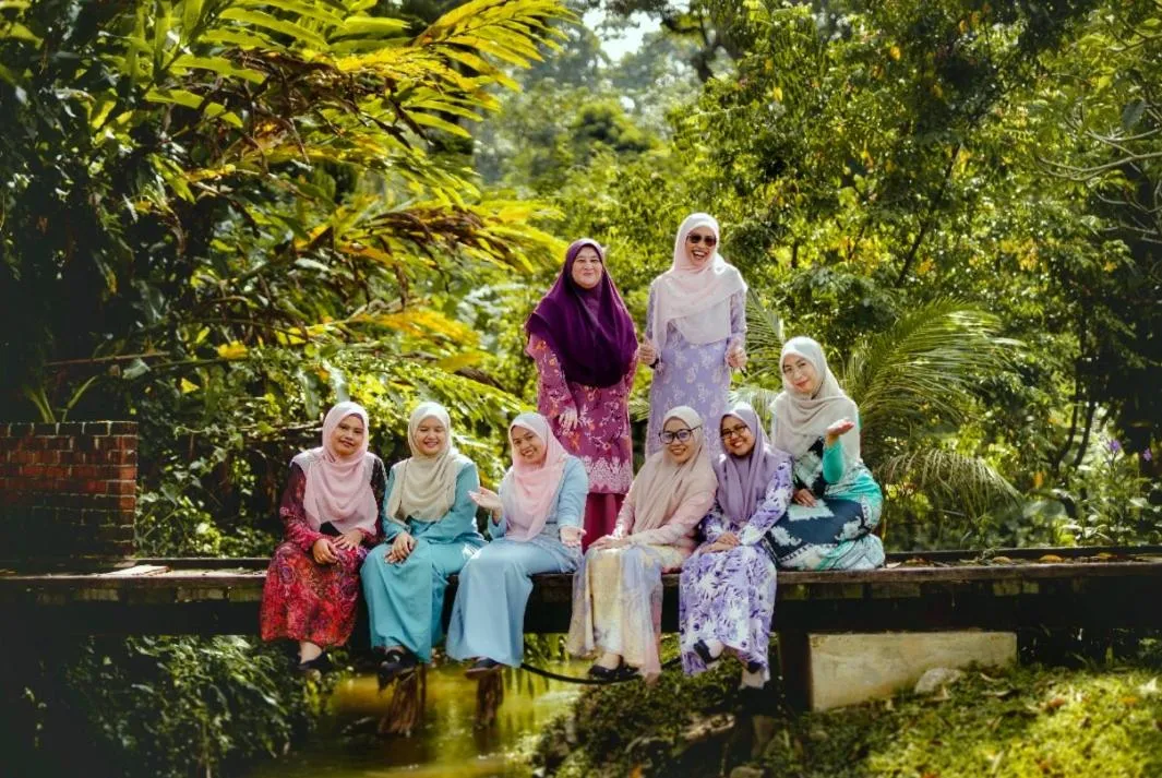 group of guests in Bagas Zakariah Orchard Lodge