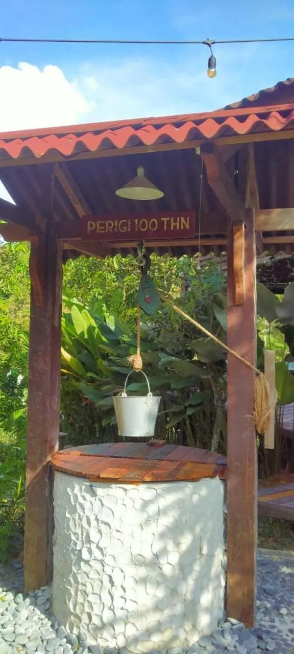 Day in Bagas Zakariah Orchard Lodge