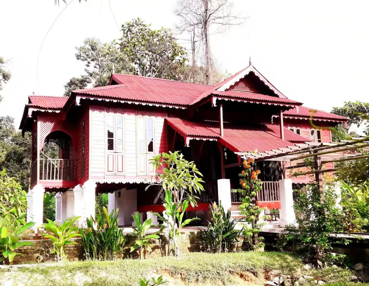Property building in Bagas Zakariah Orchard Lodge