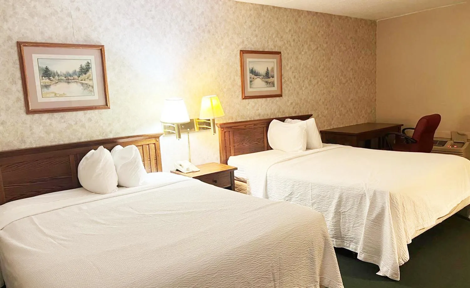 Bed in Blue Way Inn & Suites La Crosse