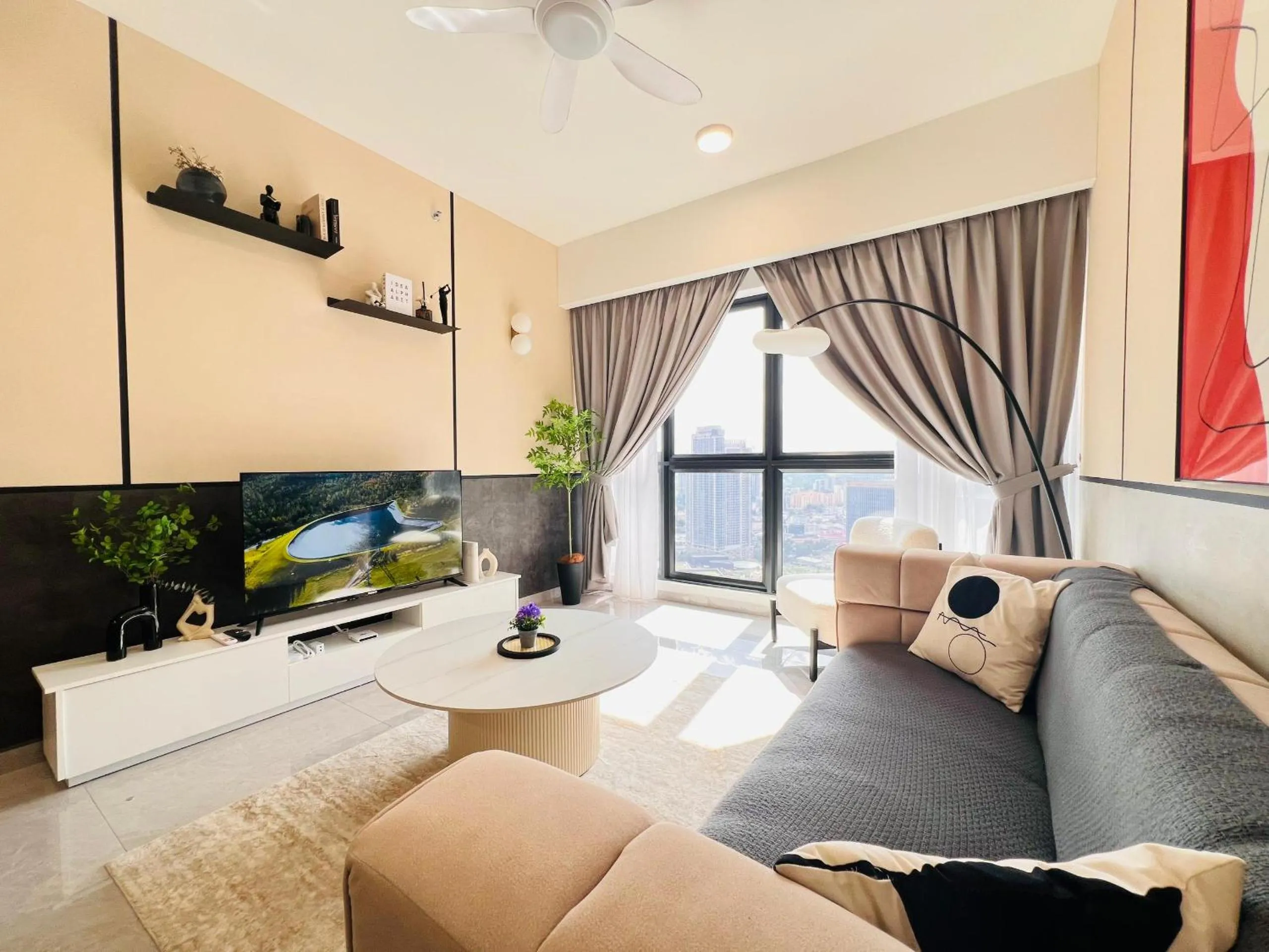 Communal lounge/ TV room in Agile Bukit Bintang by DeUrban