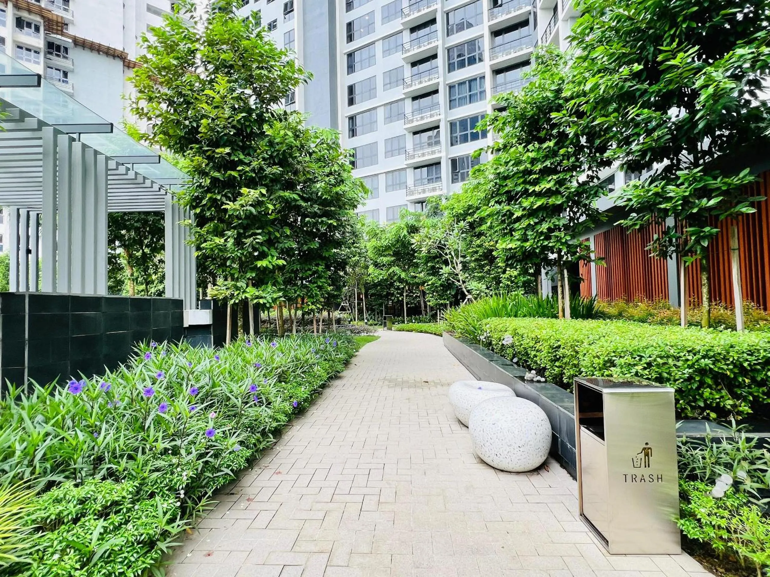 Garden in Agile Bukit Bintang by DeUrban