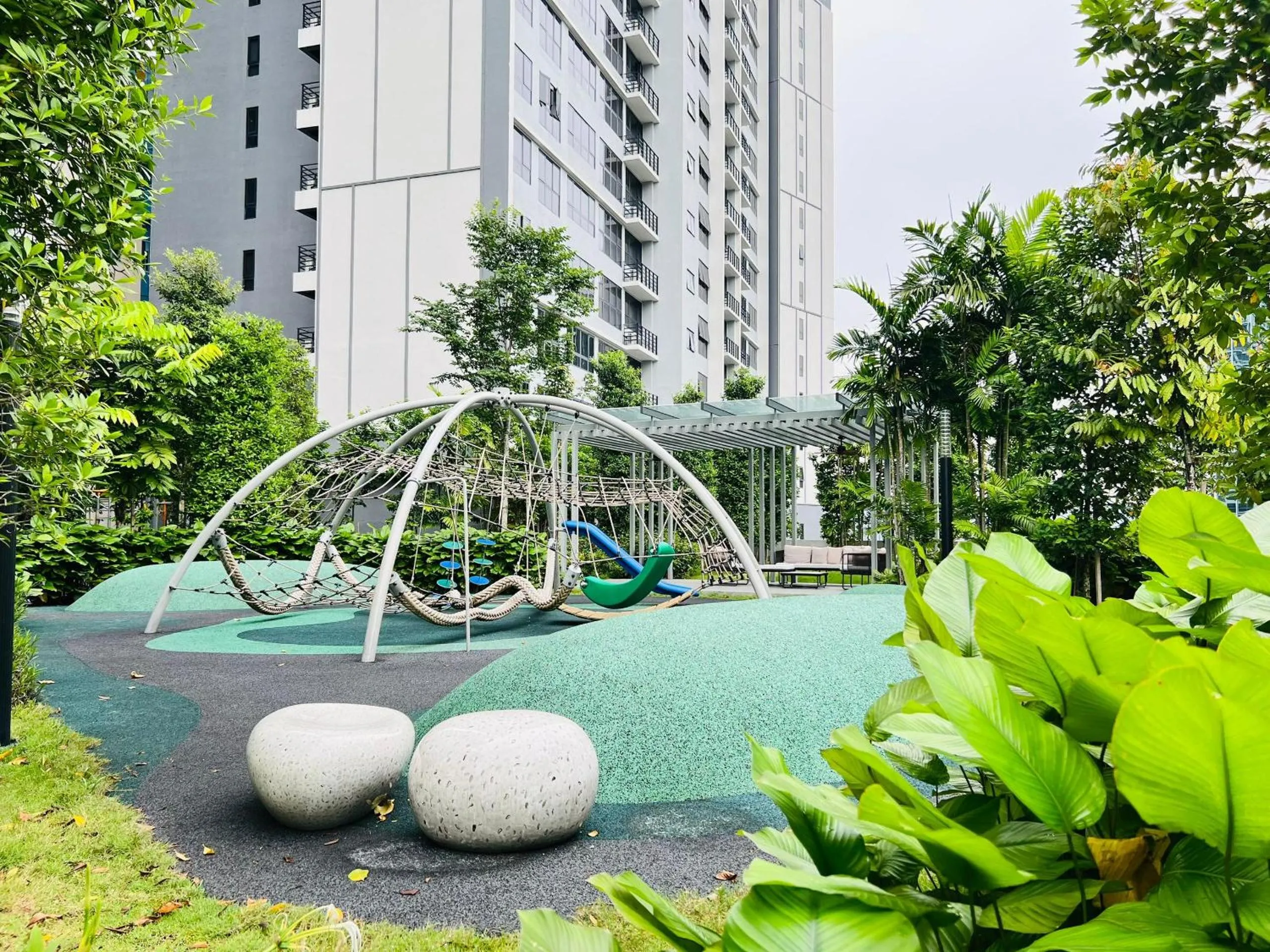 Garden in Agile Bukit Bintang by DeUrban