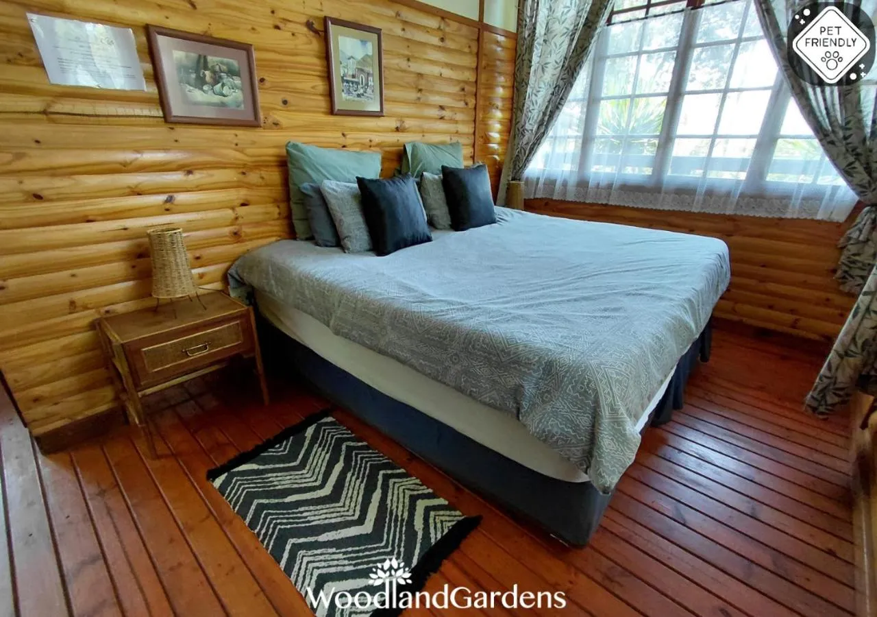 Bed in Woodland Gardens Self catering Pet Friendly Lodge