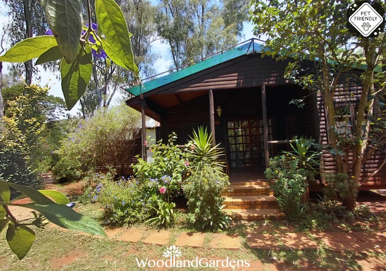 Property building in Woodland Gardens Self catering Pet Friendly Lodge