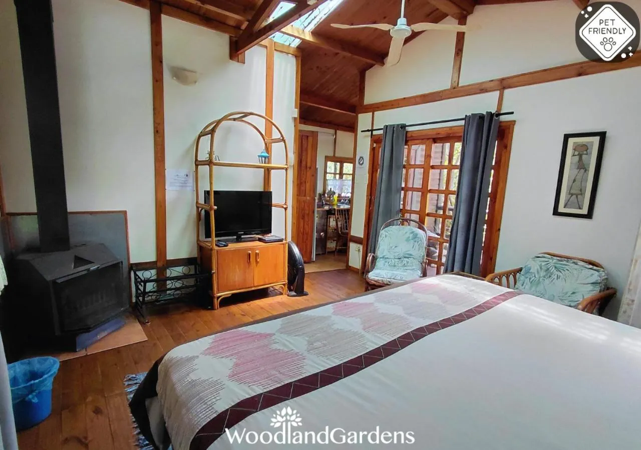 Bed in Woodland Gardens Self catering Pet Friendly Lodge