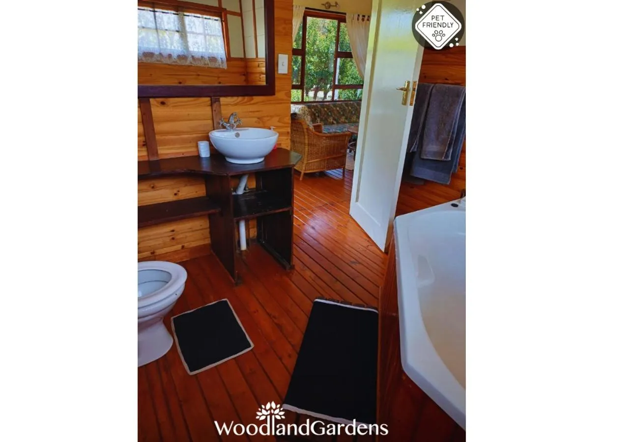 Bathroom in Woodland Gardens Self catering Pet Friendly Lodge