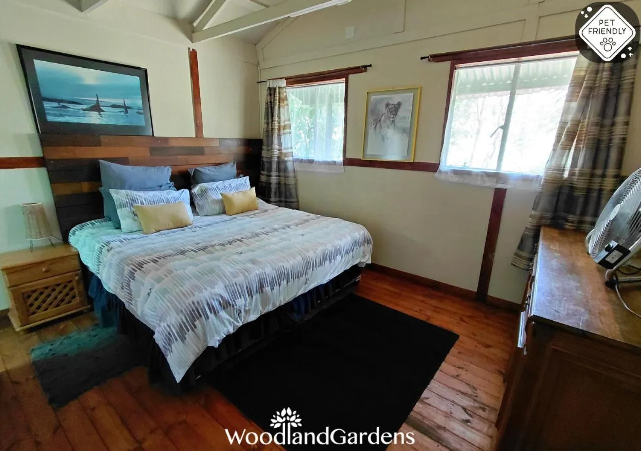 Bed in Woodland Gardens Self catering Pet Friendly Lodge