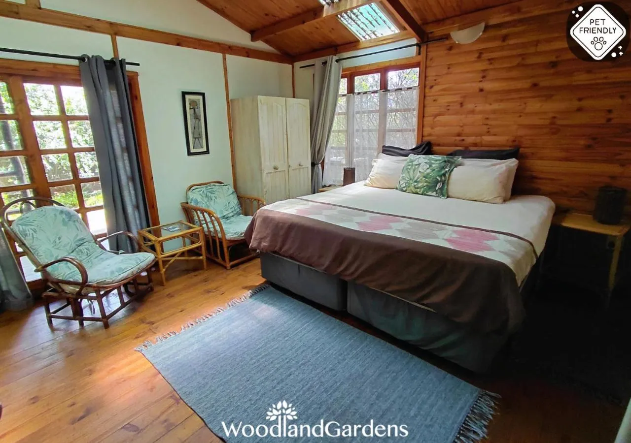 Bed in Woodland Gardens Self catering Pet Friendly Lodge