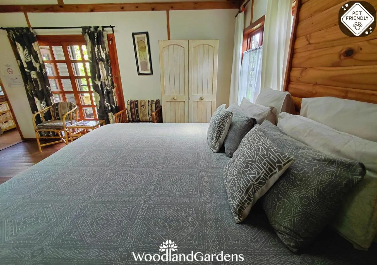 Bed in Woodland Gardens Self catering Pet Friendly Lodge