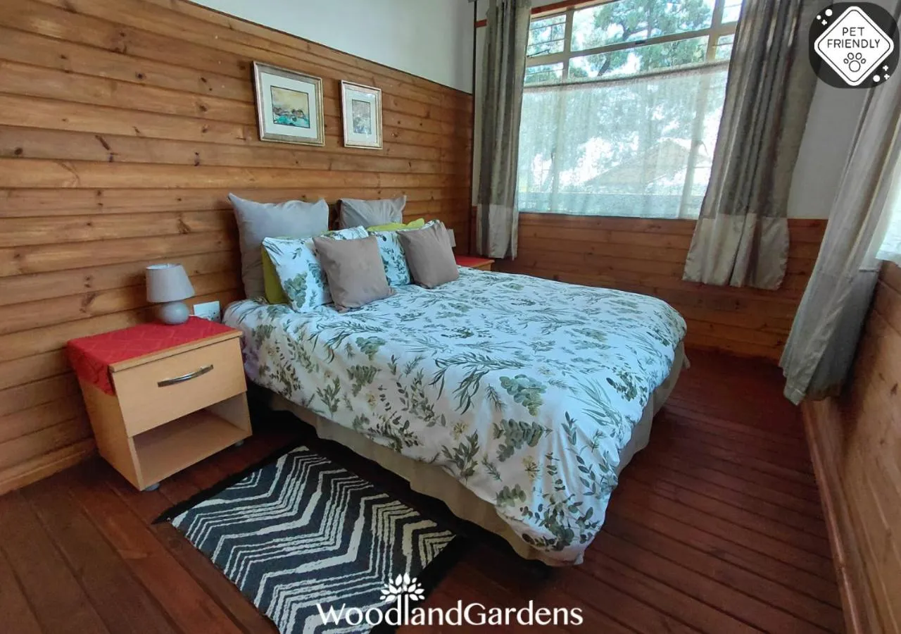 Bed in Woodland Gardens Self catering Pet Friendly Lodge