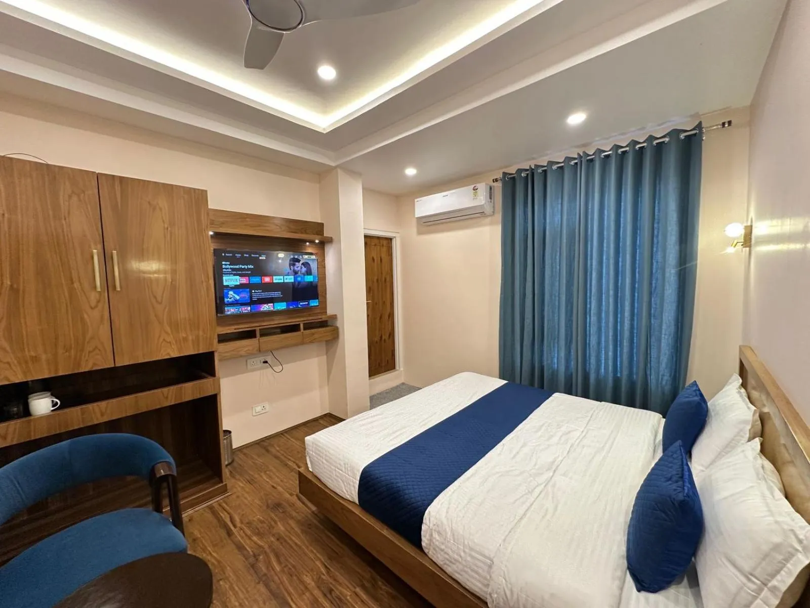 Bed in Luxe Haven Residency